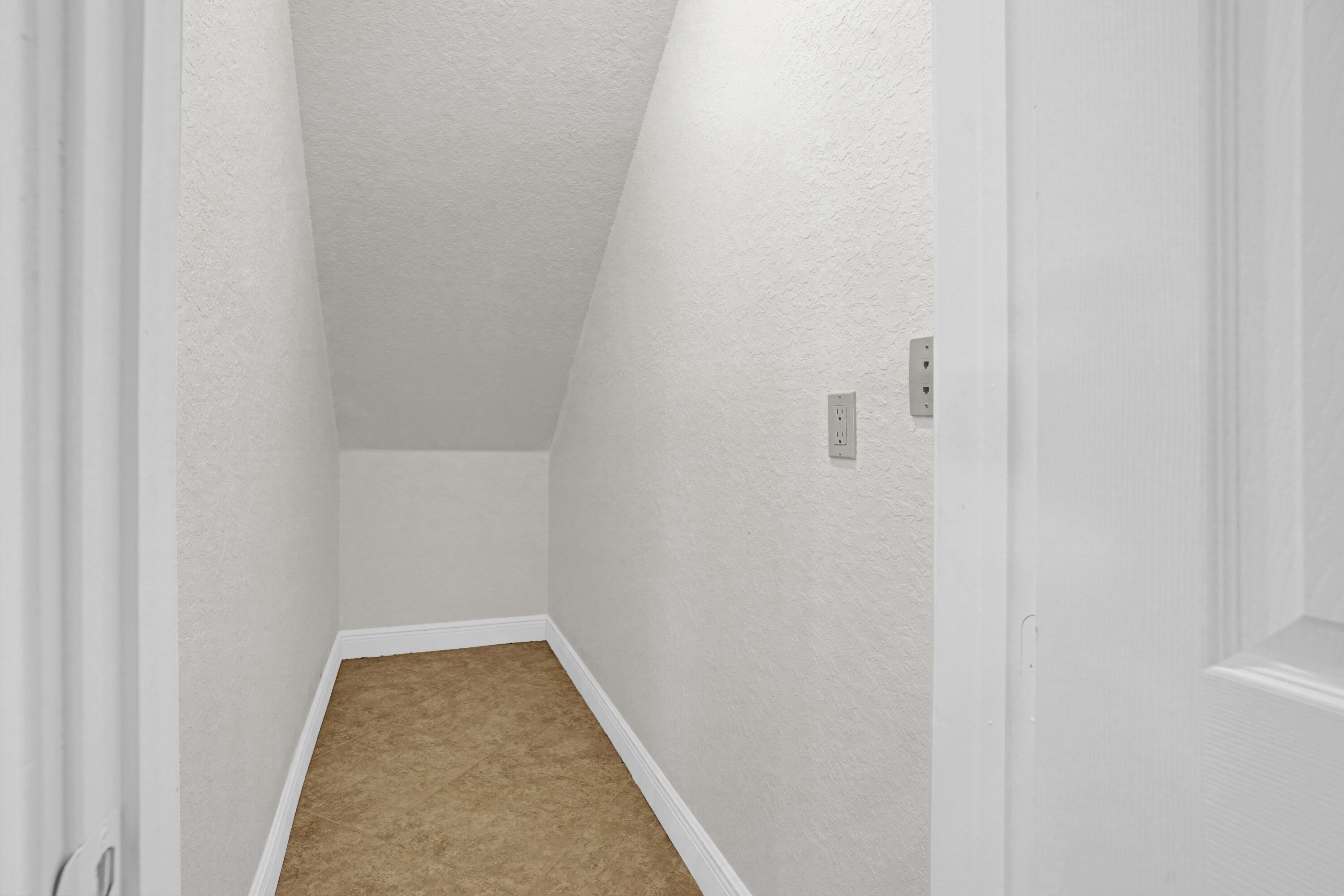 PORT ST LUCIE SECTION 46 1ST REPLAT - Residential