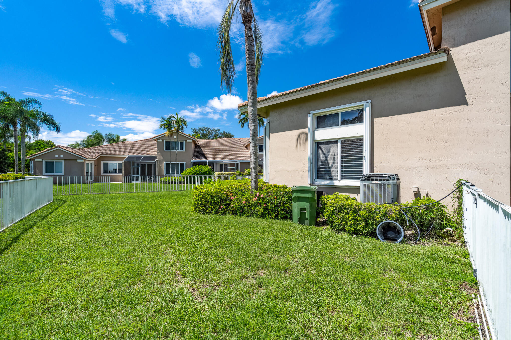 HOLLYWOOD LAKES COUNTRY CLUB AND - Residential