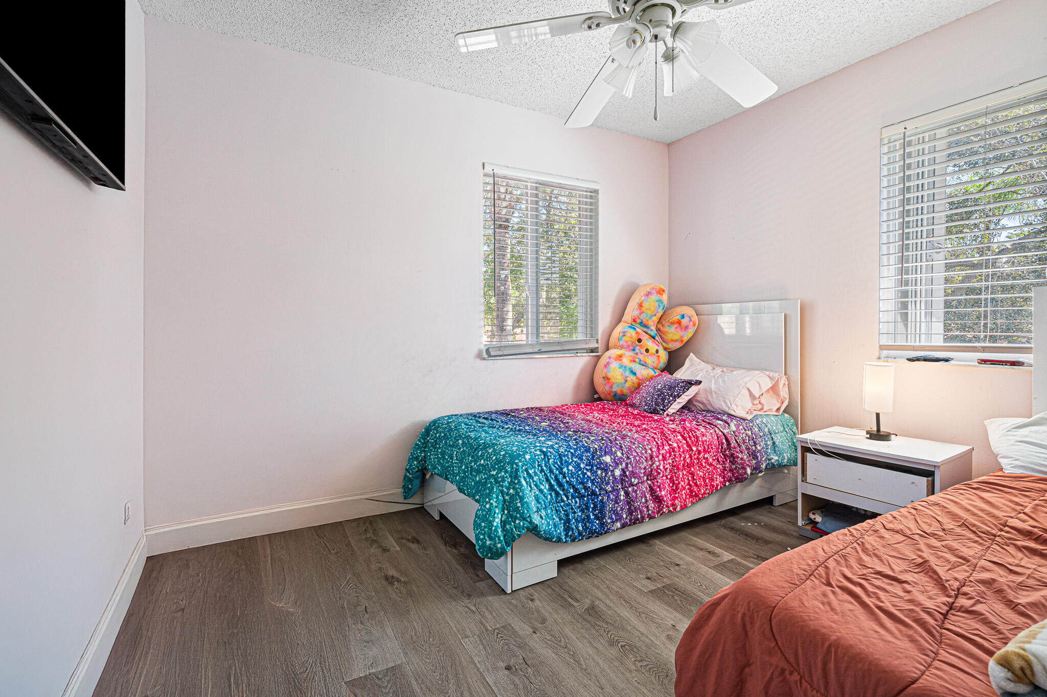 HOLLYWOOD LAKES COUNTRY CLUB AND - Residential