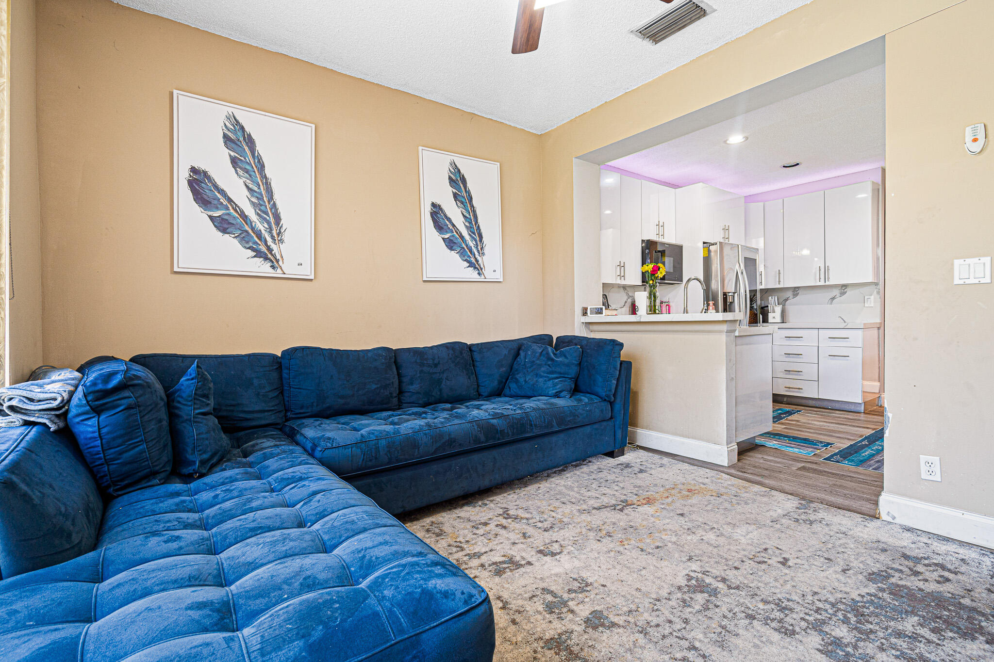 HOLLYWOOD LAKES COUNTRY CLUB AND - Residential
