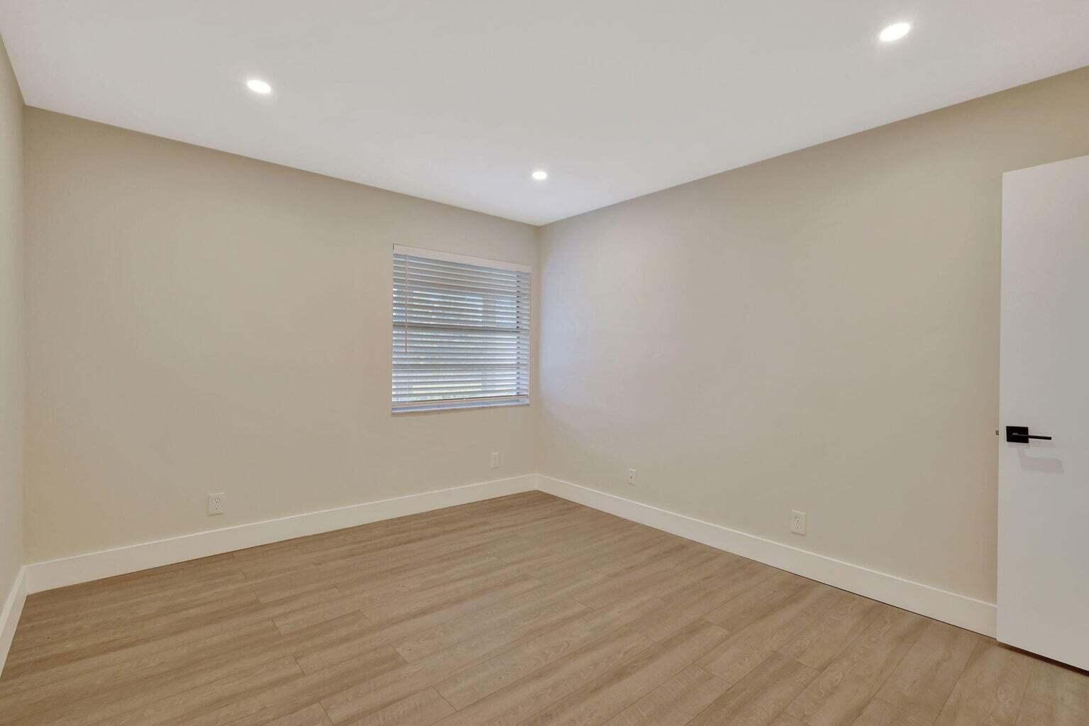 KINGS POINT - Residential