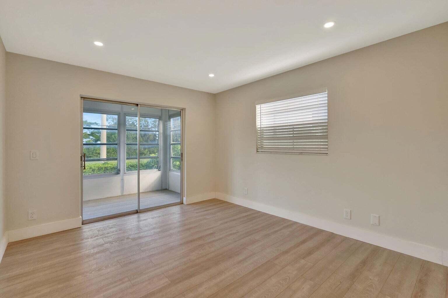 KINGS POINT - Residential