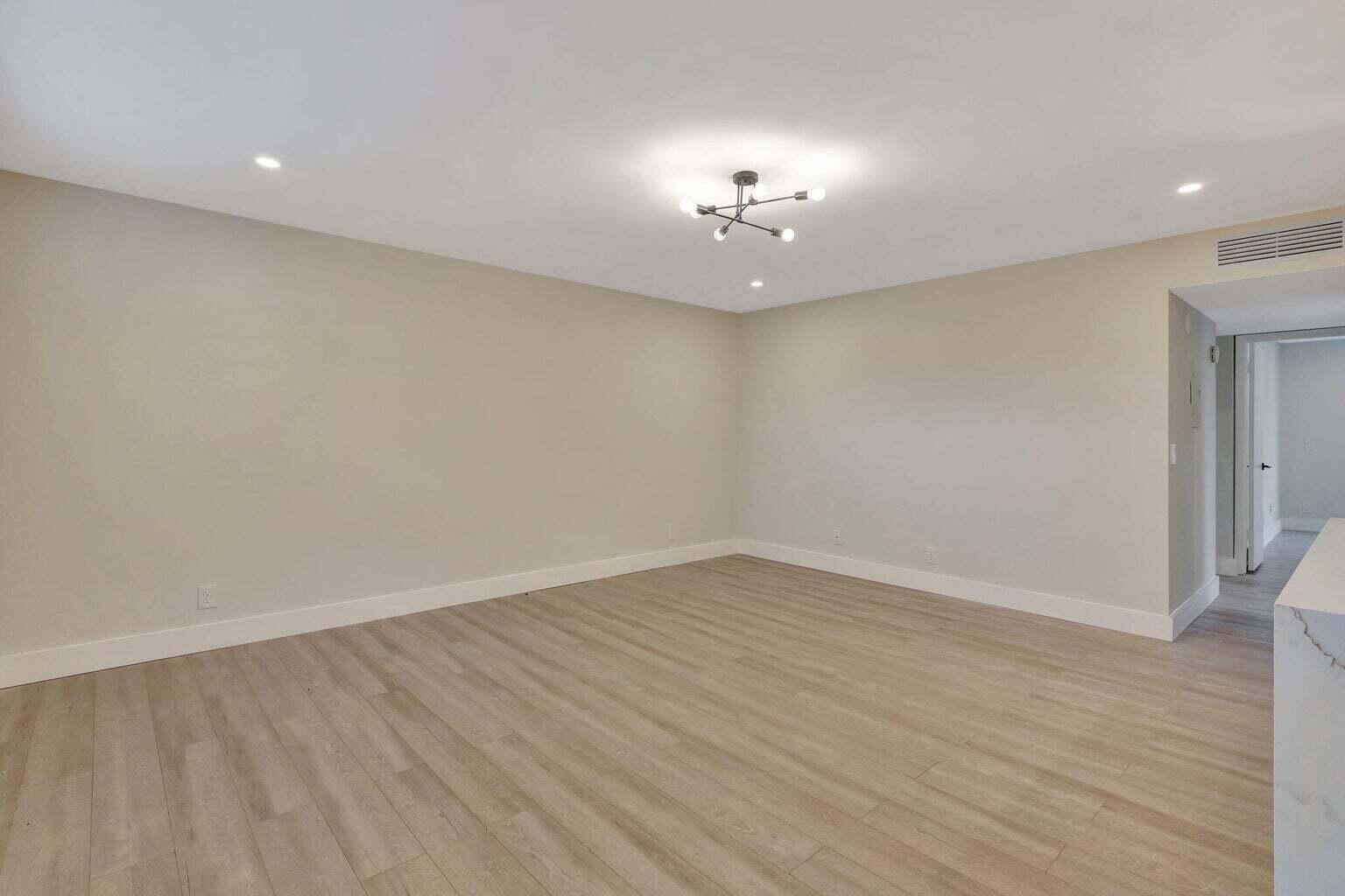 KINGS POINT - Residential