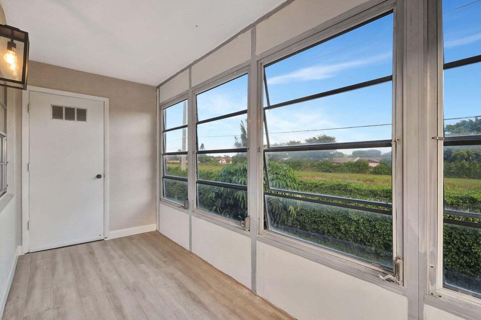 KINGS POINT - Residential