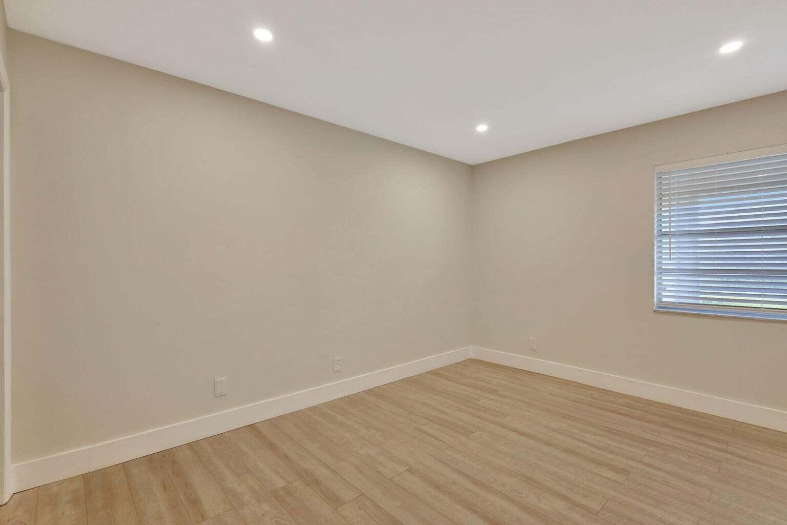 KINGS POINT - Residential