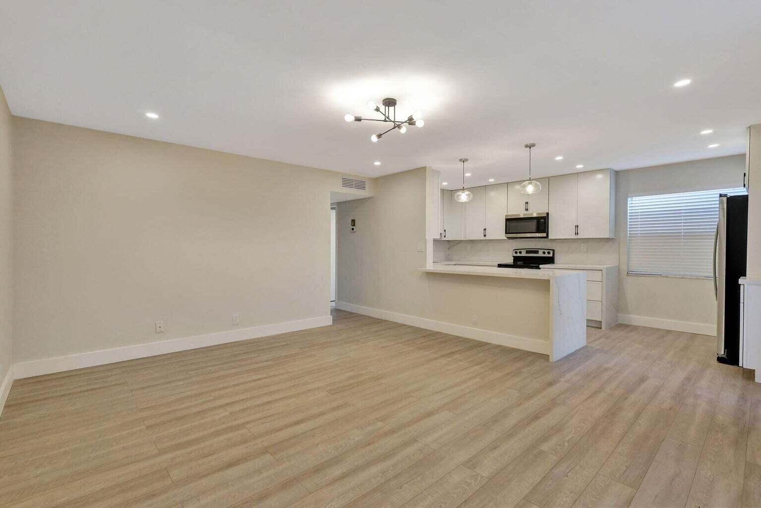 KINGS POINT - Residential