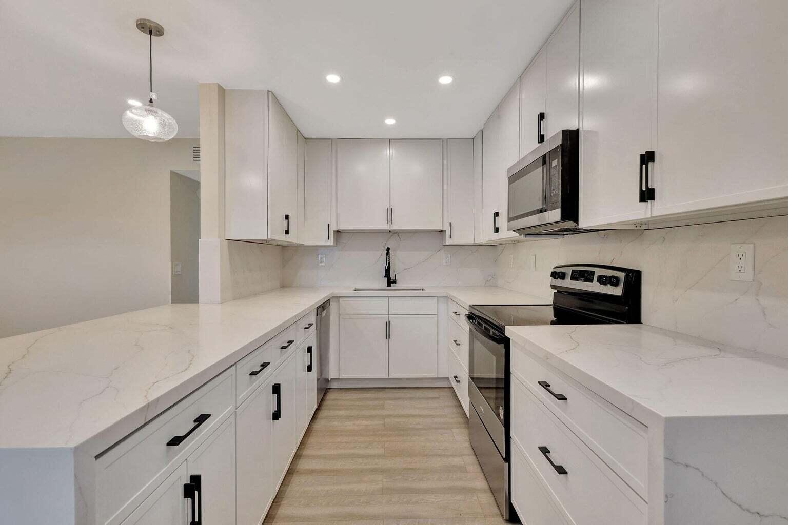 KINGS POINT - Residential