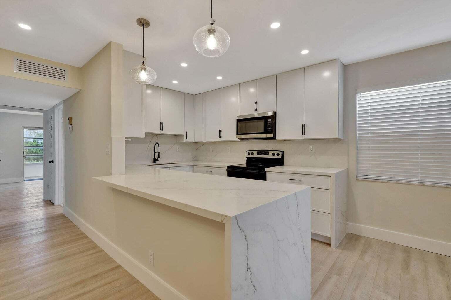 KINGS POINT - Residential