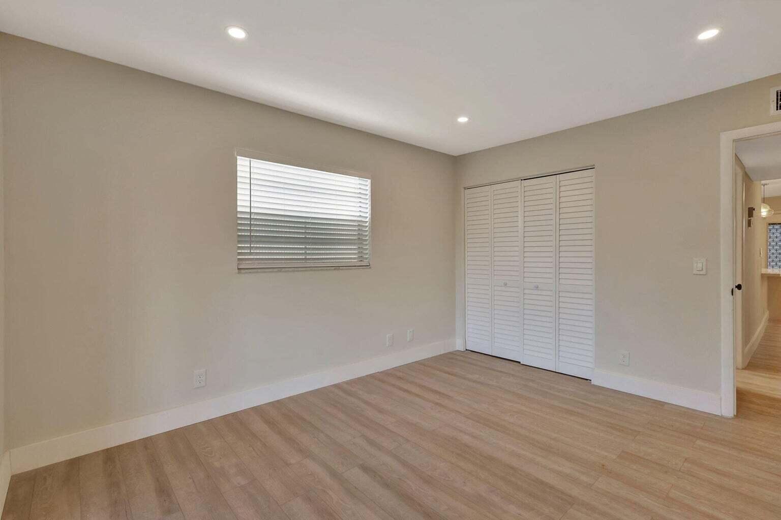 KINGS POINT - Residential