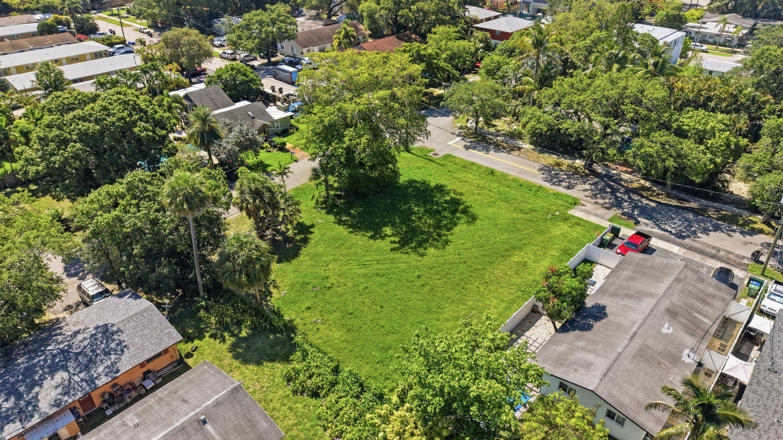 RIVER OAKS - Land