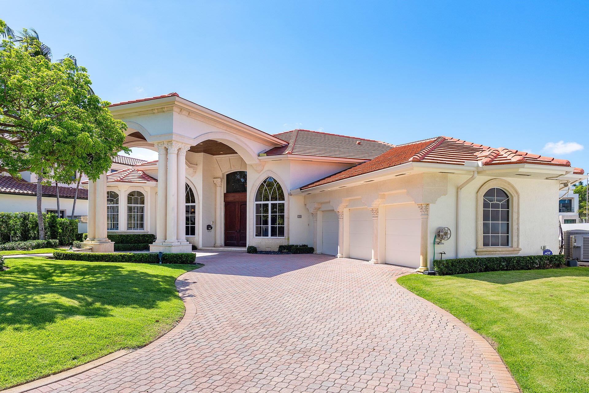 ROYAL PALM YACHT & COUNTRY CLUB - Residential