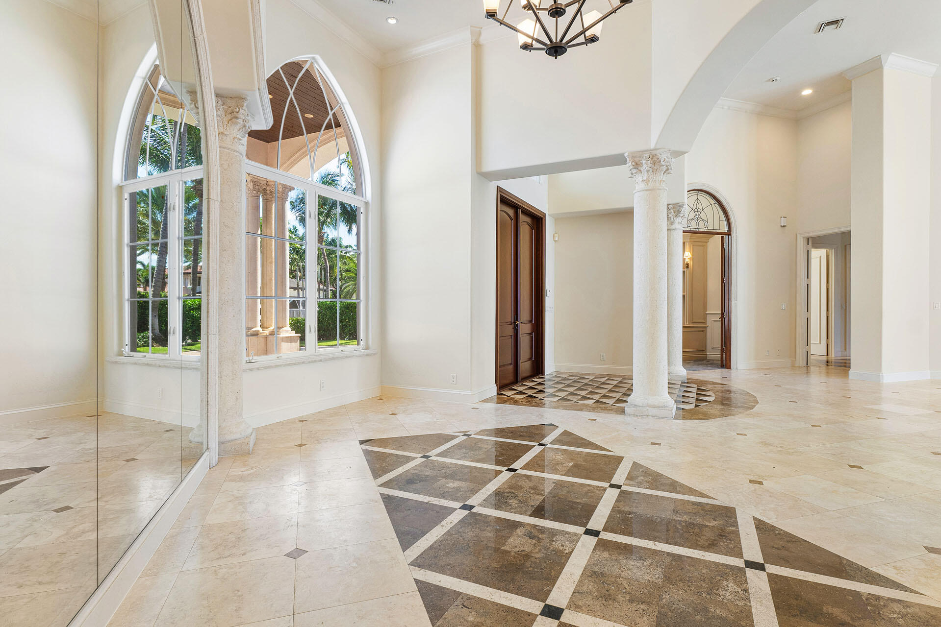 ROYAL PALM YACHT & COUNTRY CLUB - Residential