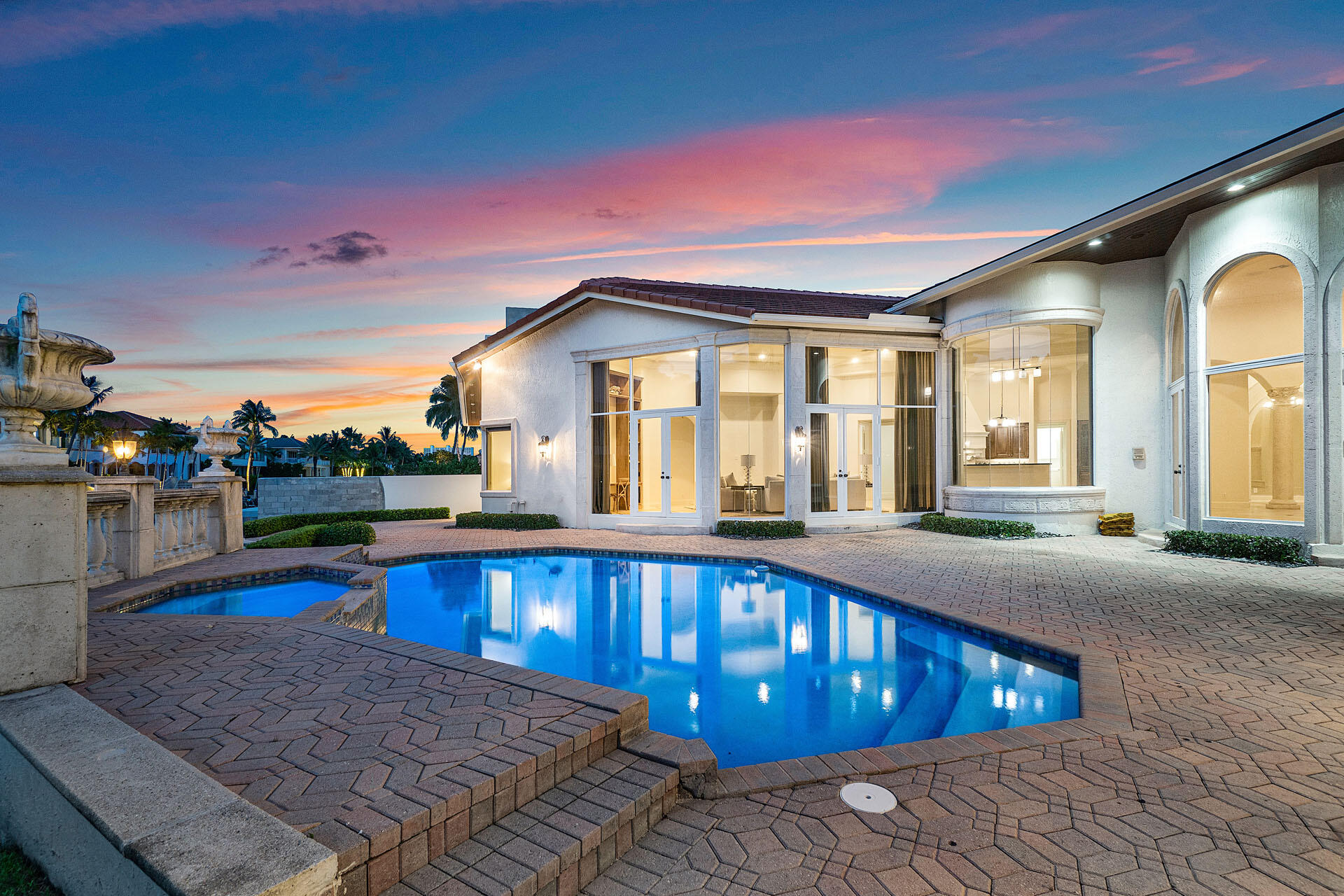ROYAL PALM YACHT & COUNTRY CLUB - Residential