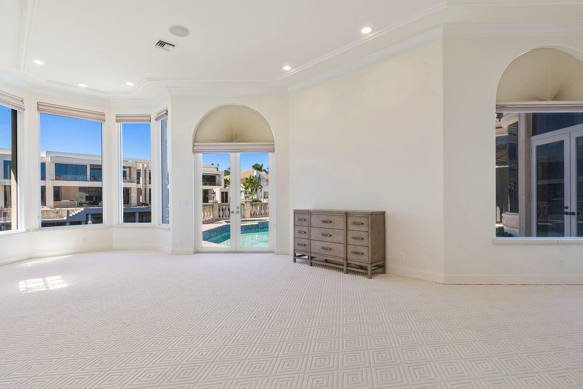 ROYAL PALM YACHT & COUNTRY CLUB - Residential