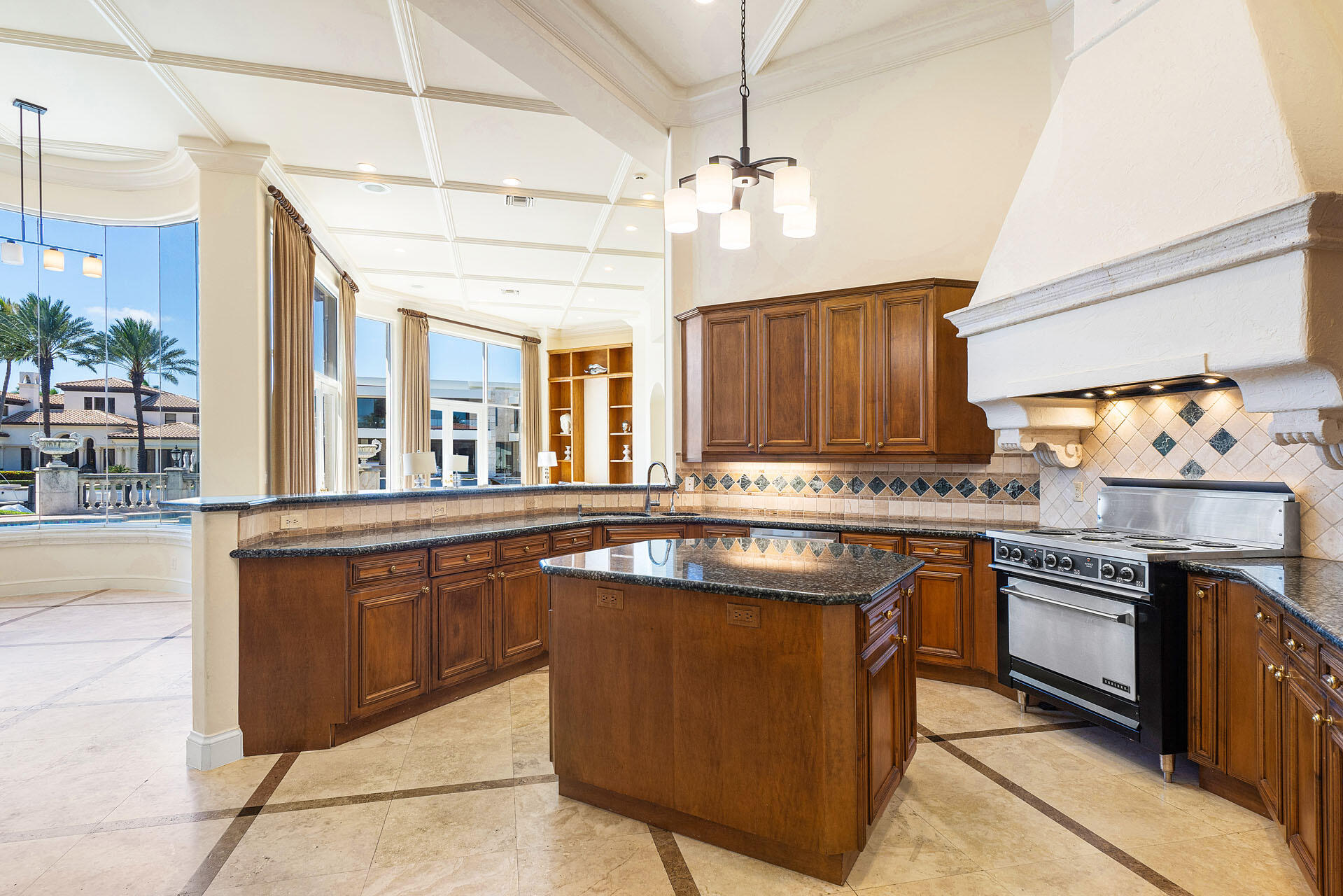 ROYAL PALM YACHT & COUNTRY CLUB - Residential