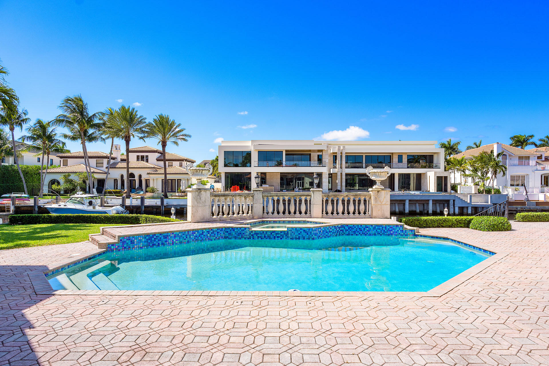 ROYAL PALM YACHT & COUNTRY CLUB - Residential