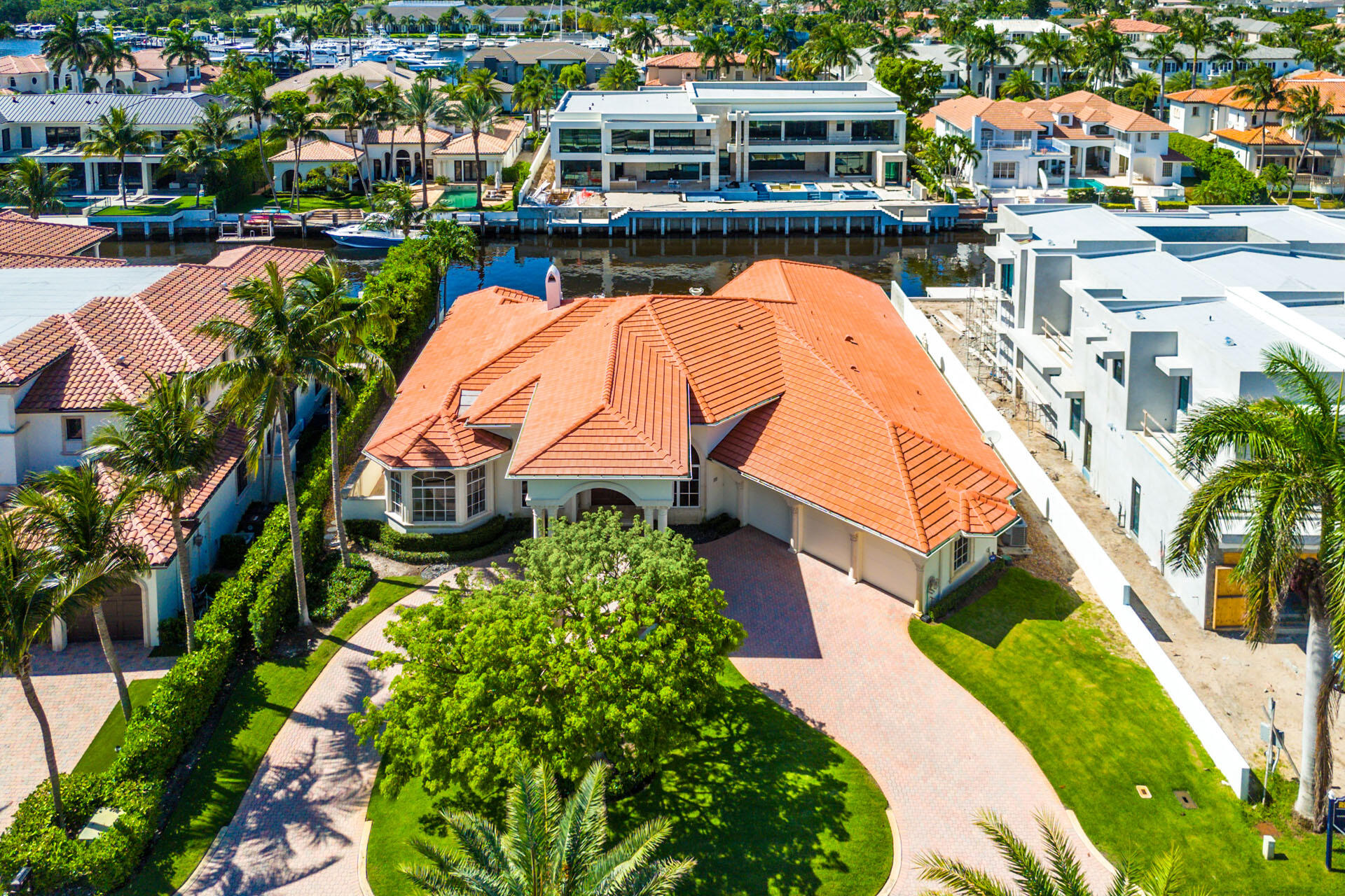 ROYAL PALM YACHT & COUNTRY CLUB - Residential