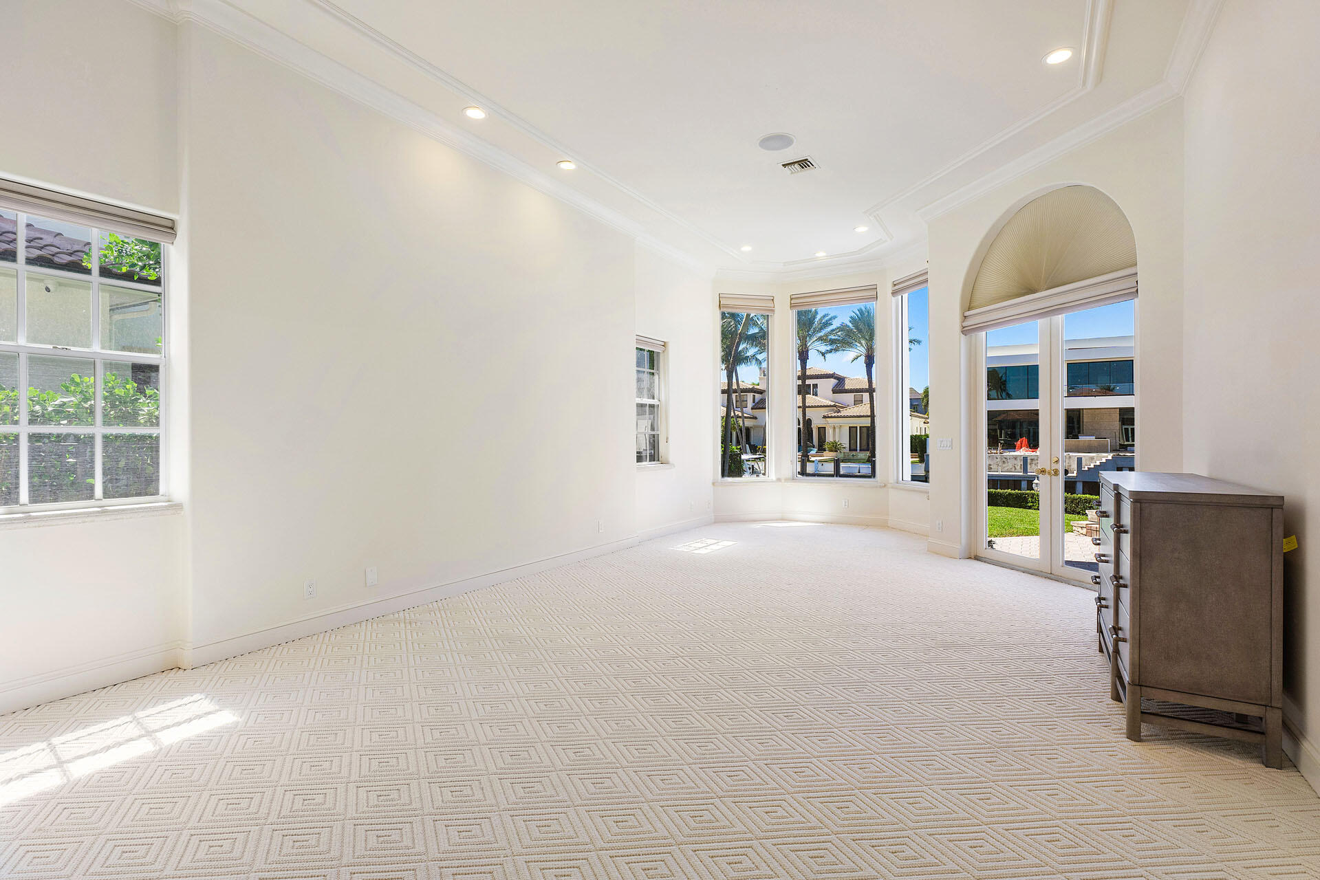 ROYAL PALM YACHT & COUNTRY CLUB - Residential