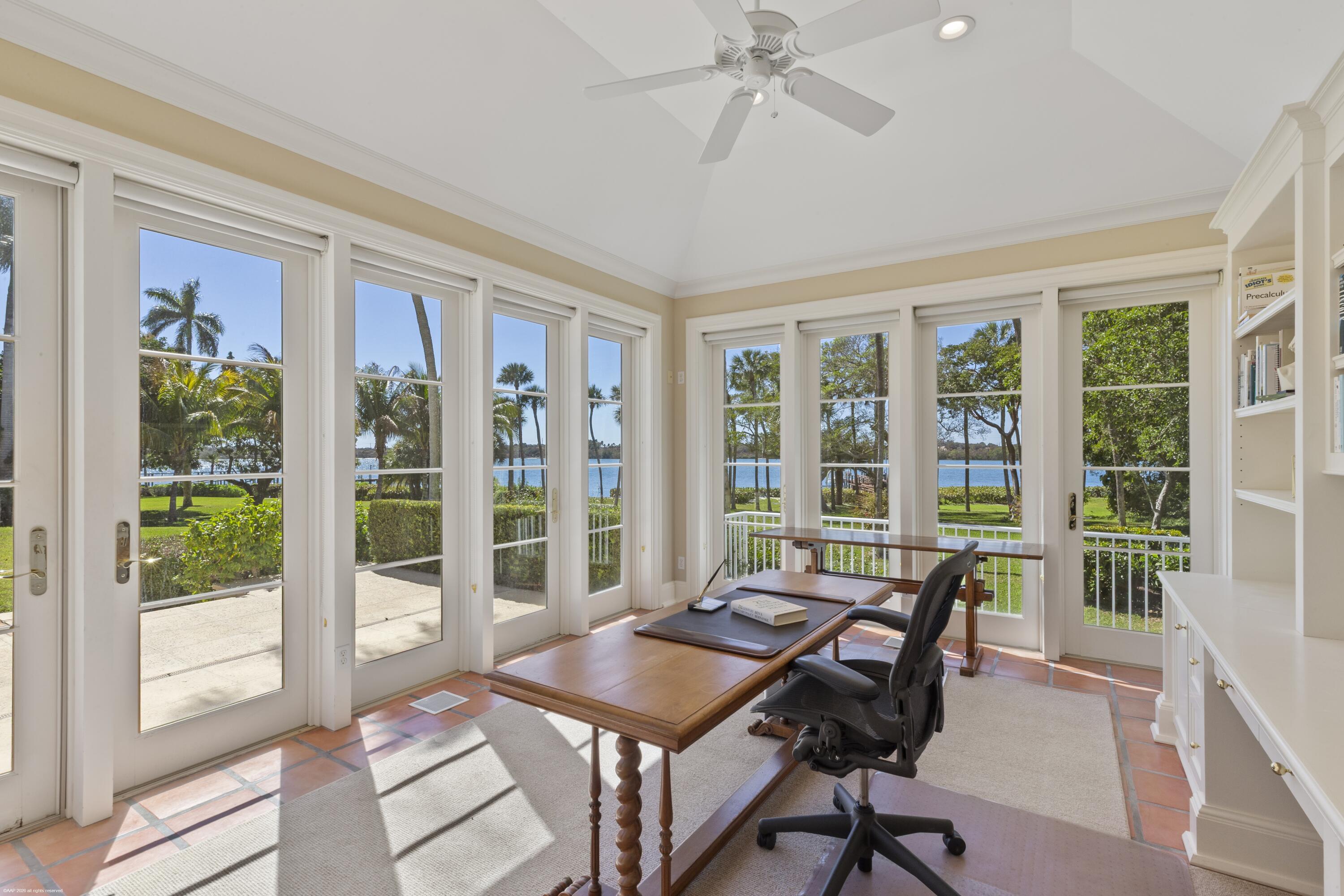JUPITER ISLAND - Residential