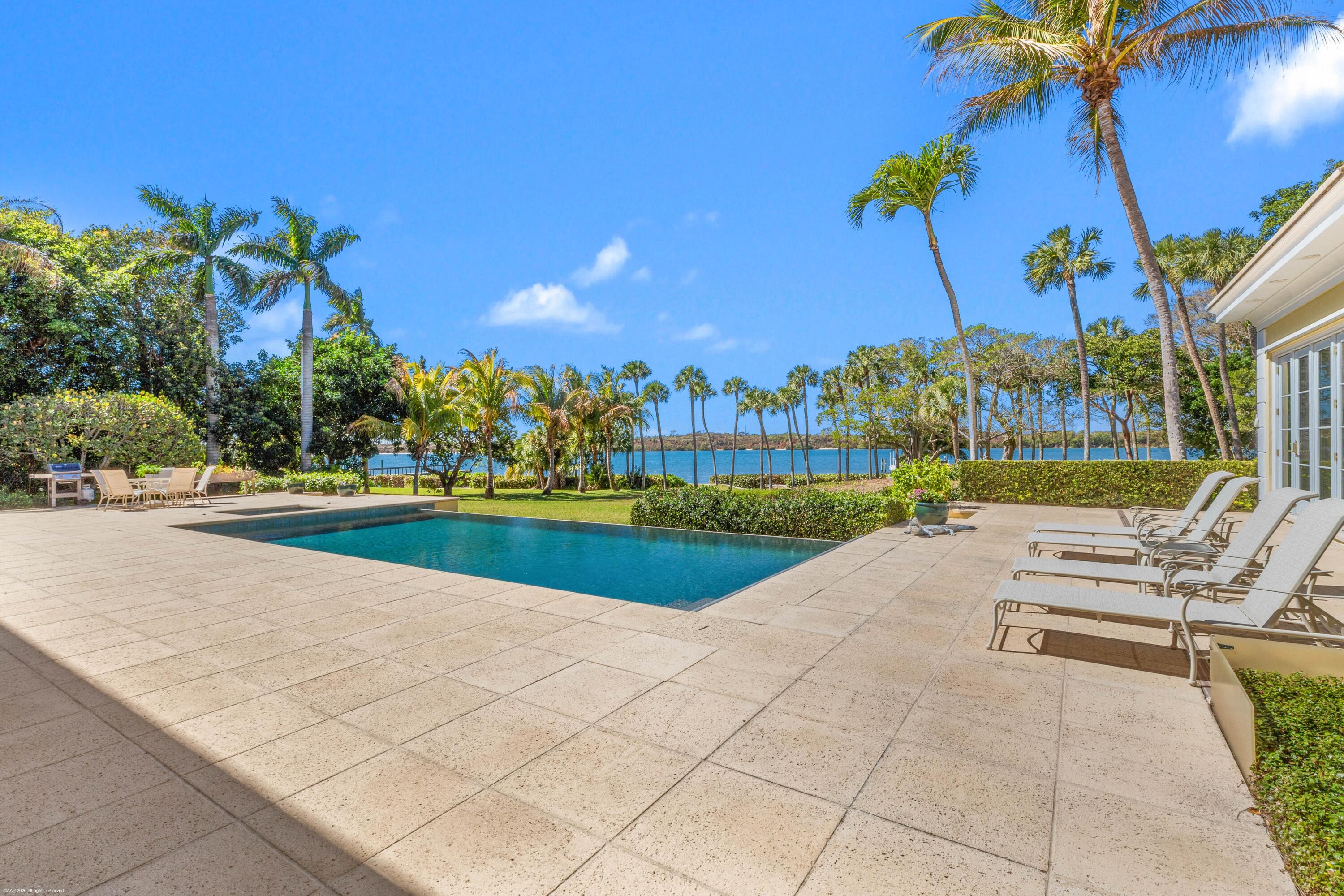 JUPITER ISLAND - Residential