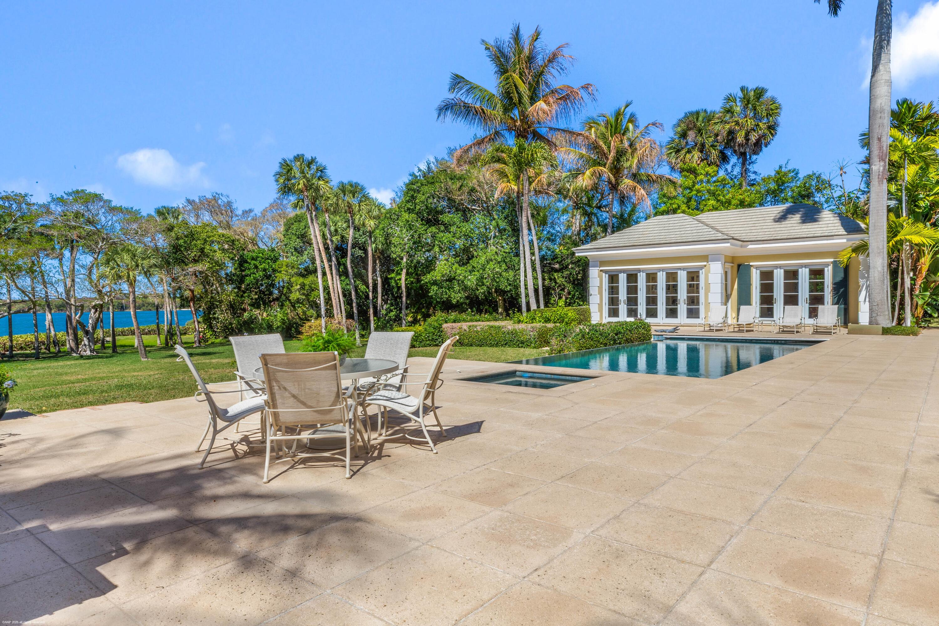 JUPITER ISLAND - Residential