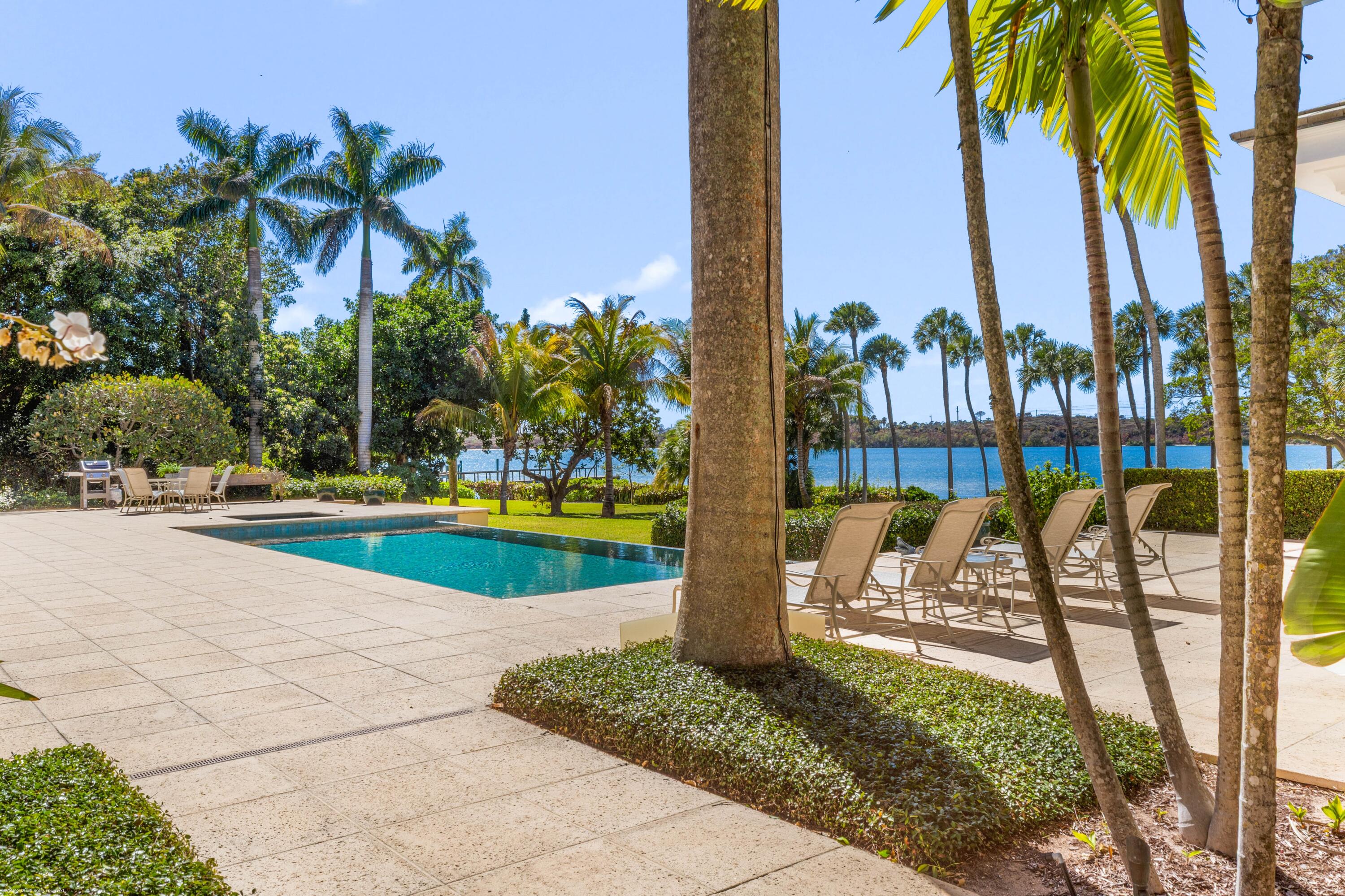 JUPITER ISLAND - Residential