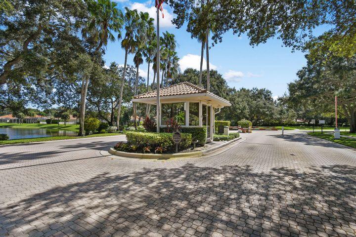 OAKS EAST - Residential
