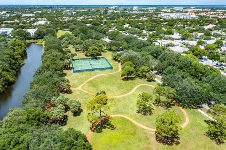 OAKS EAST - Residential
