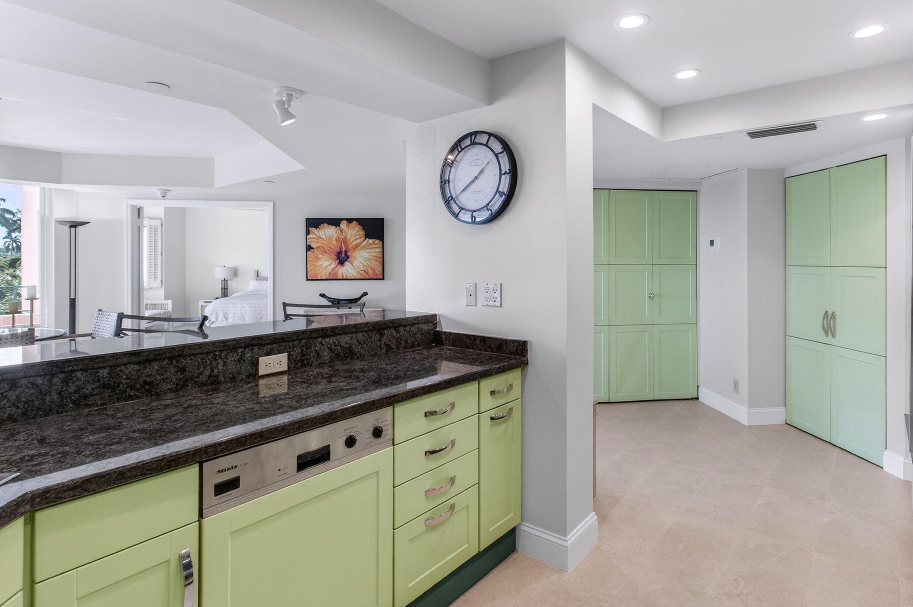 MIZNER COURT CONDO - Residential Lease
