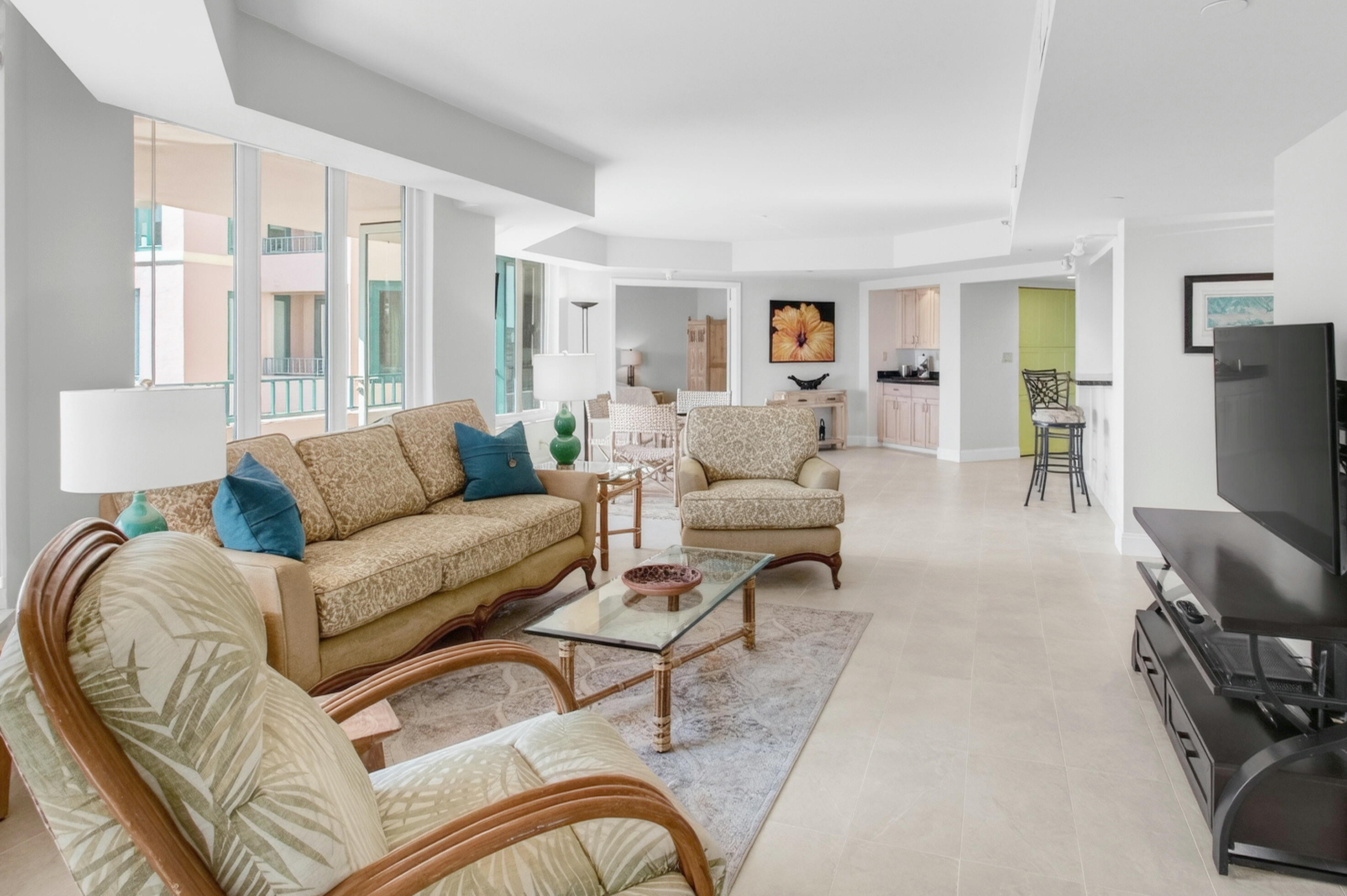 MIZNER COURT CONDO - Residential Lease
