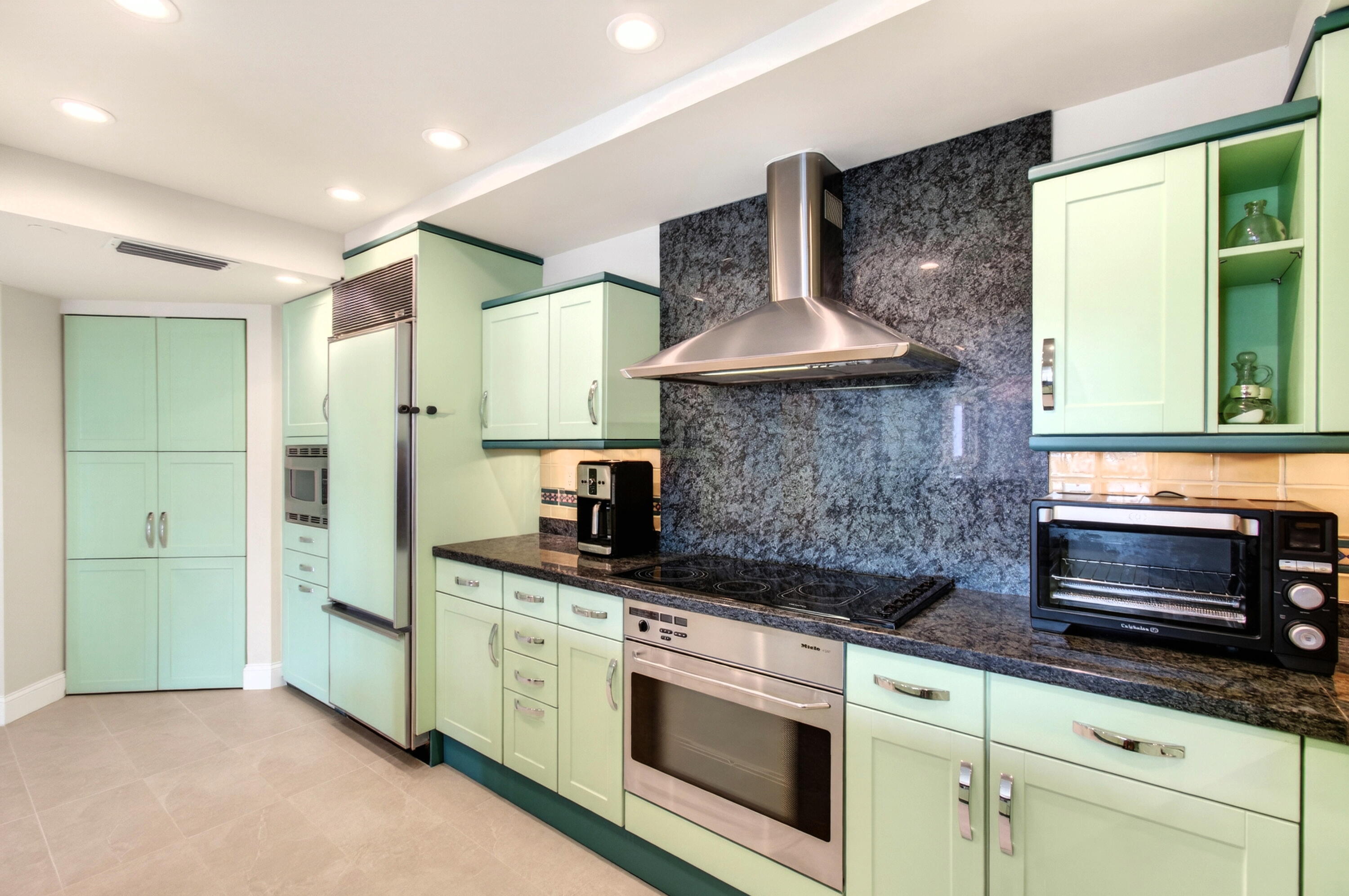MIZNER COURT CONDO - Residential Lease