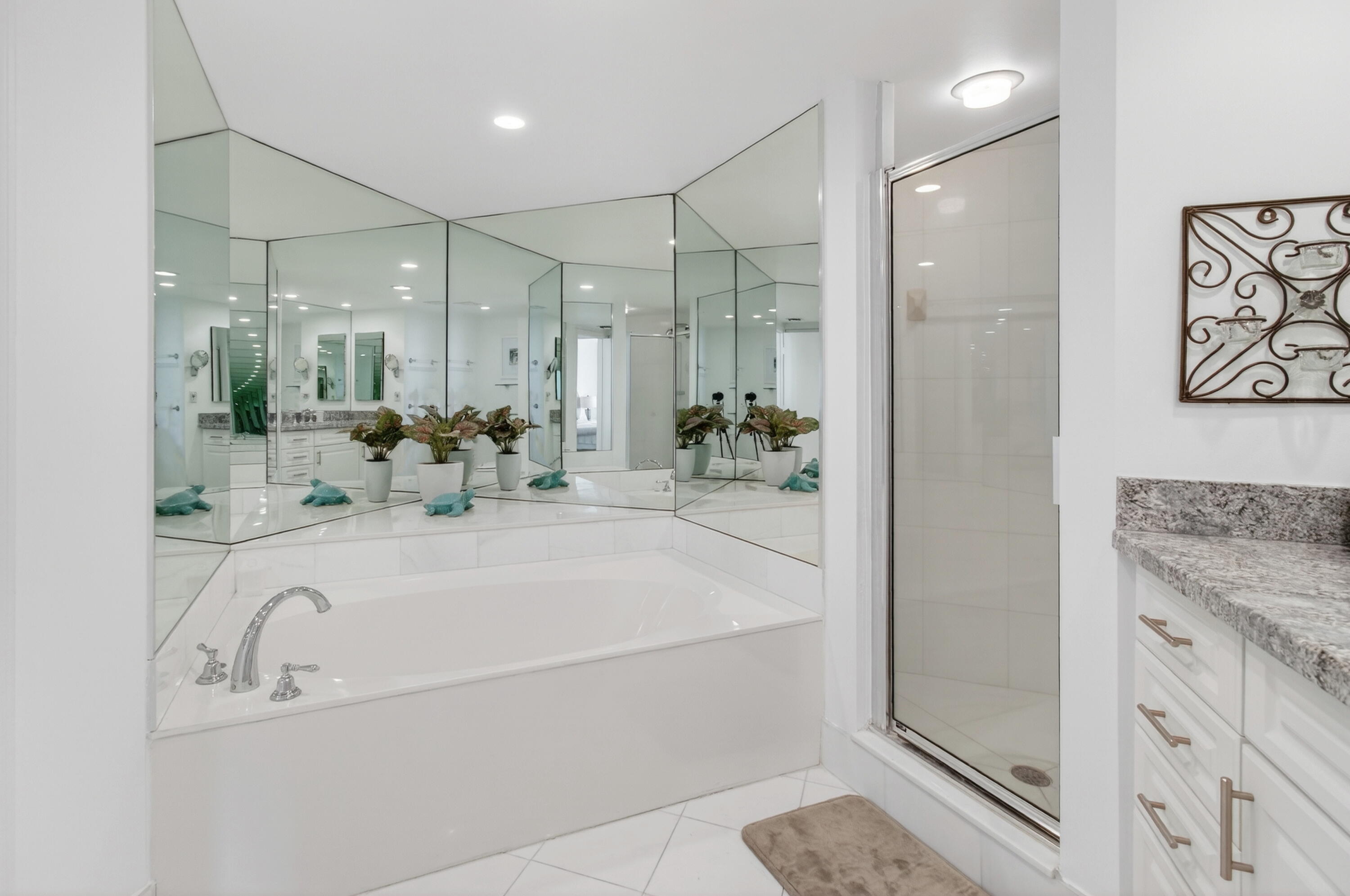 MIZNER COURT CONDO - Residential Lease