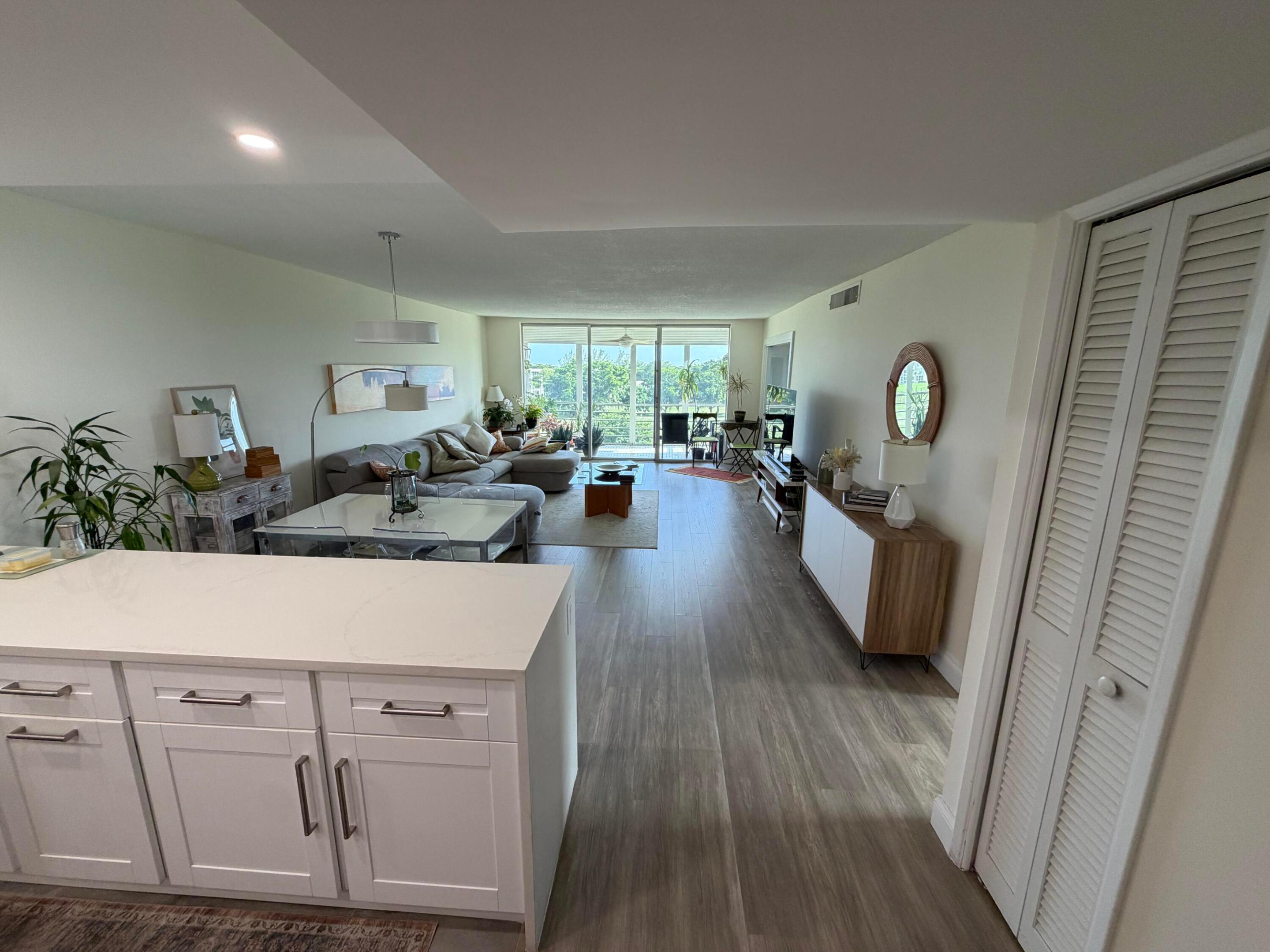 NO 18 PALM-AIRE COUNTRY CLUB - Residential