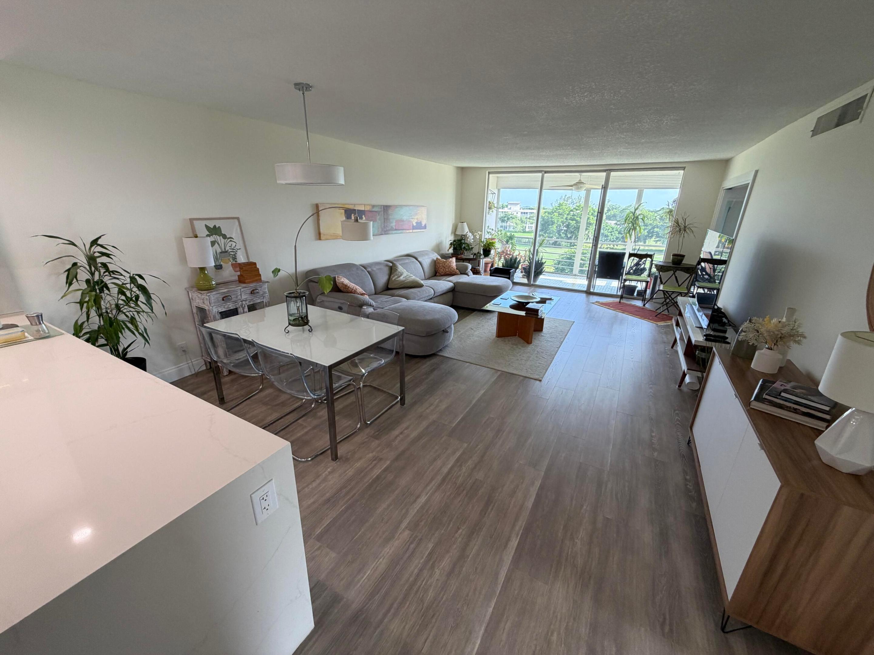 NO 18 PALM-AIRE COUNTRY CLUB - Residential