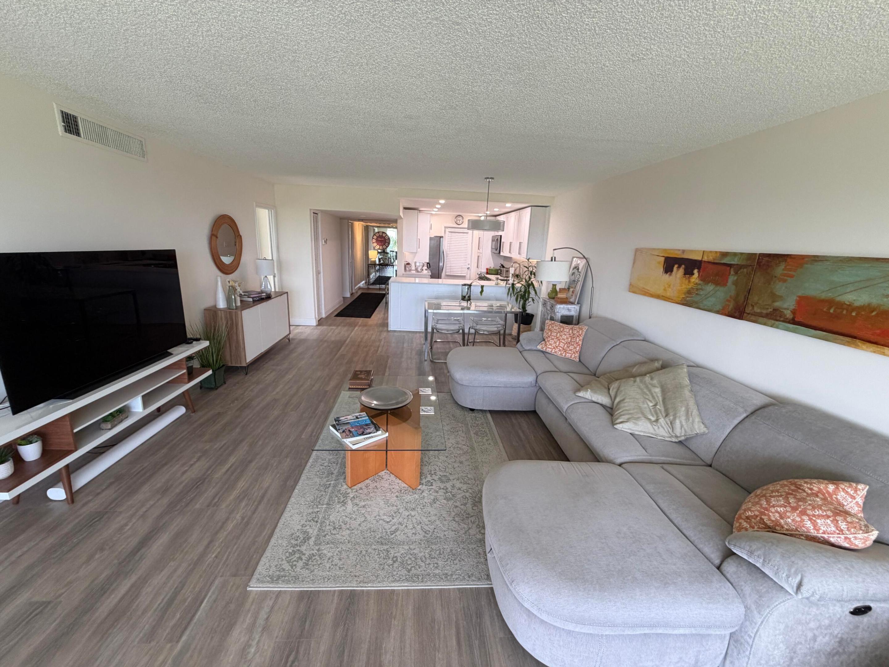 NO 18 PALM-AIRE COUNTRY CLUB - Residential