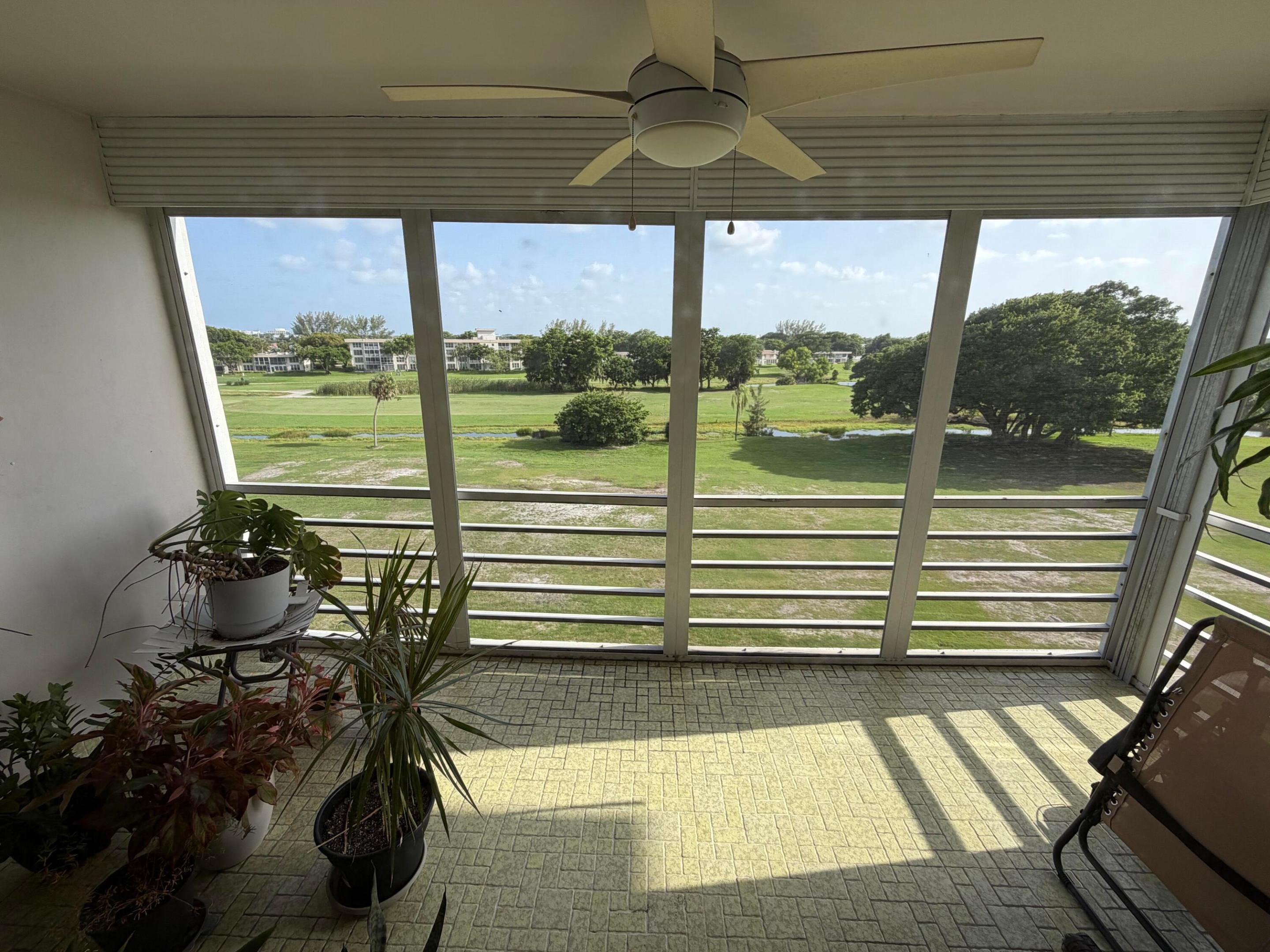 NO 18 PALM-AIRE COUNTRY CLUB - Residential