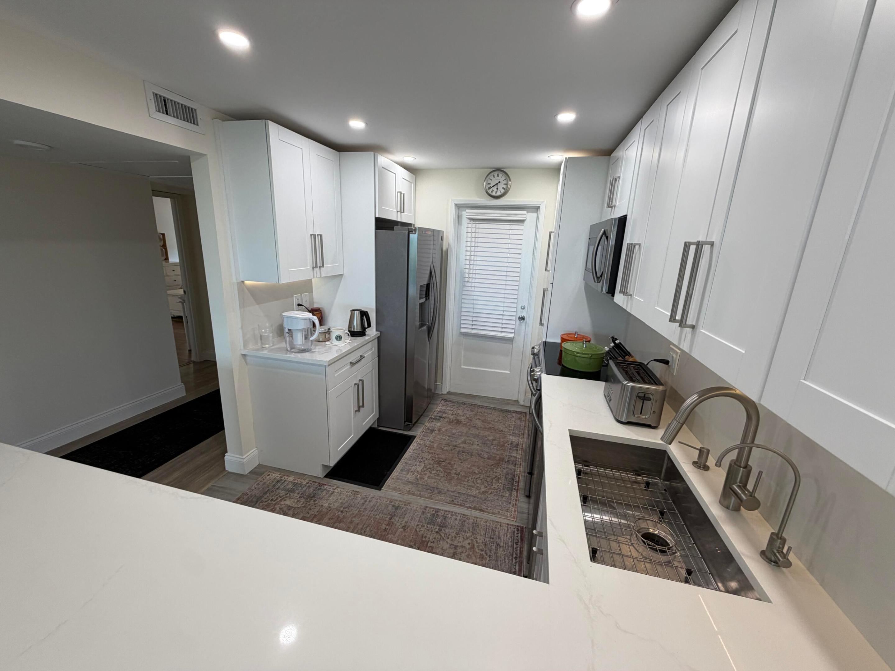 NO 18 PALM-AIRE COUNTRY CLUB - Residential