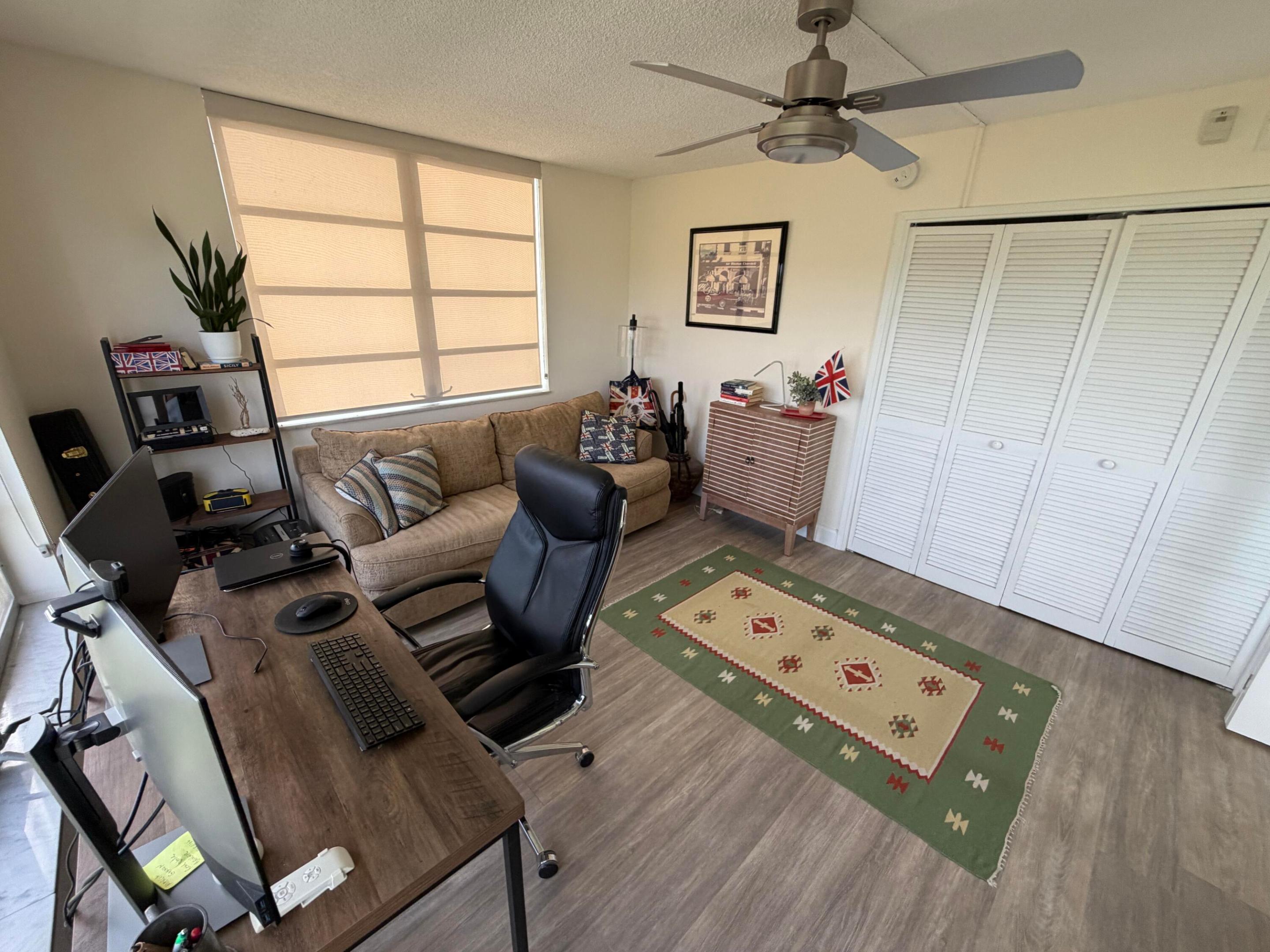 NO 18 PALM-AIRE COUNTRY CLUB - Residential