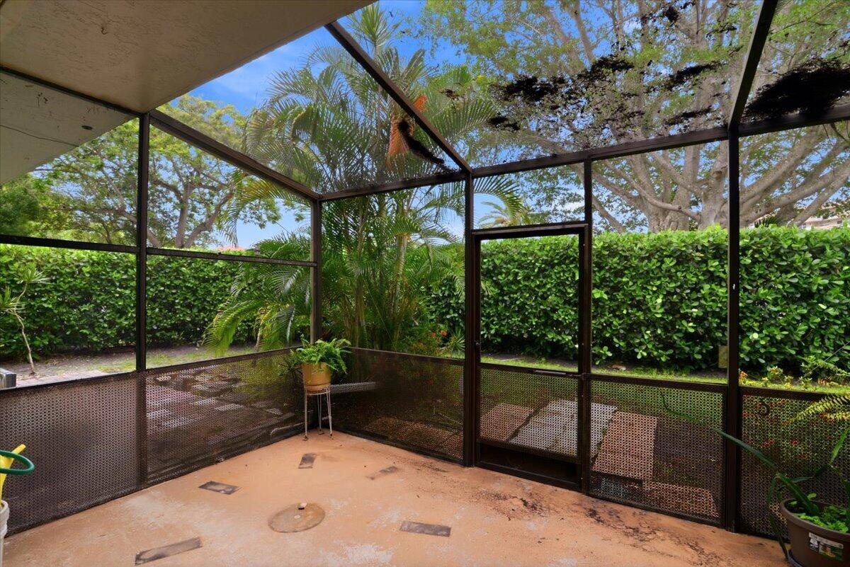LAS HACIENDAS TOWNHOUSE CONDO - Residential