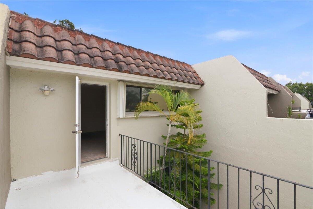 LAS HACIENDAS TOWNHOUSE CONDO - Residential