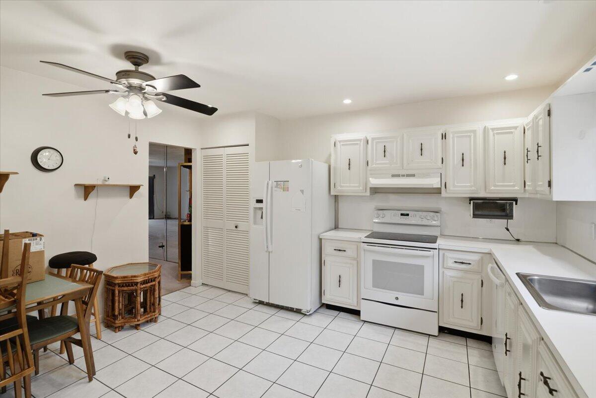 LAS HACIENDAS TOWNHOUSE CONDO - Residential