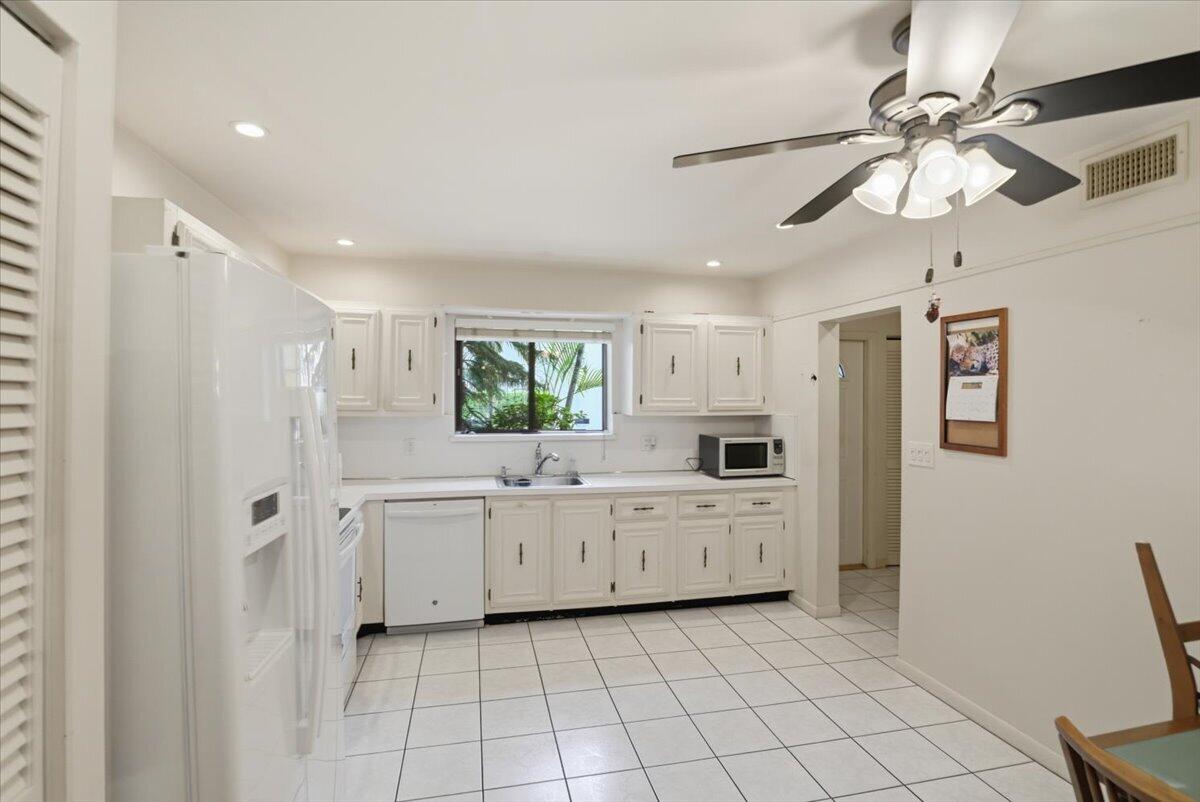LAS HACIENDAS TOWNHOUSE CONDO - Residential