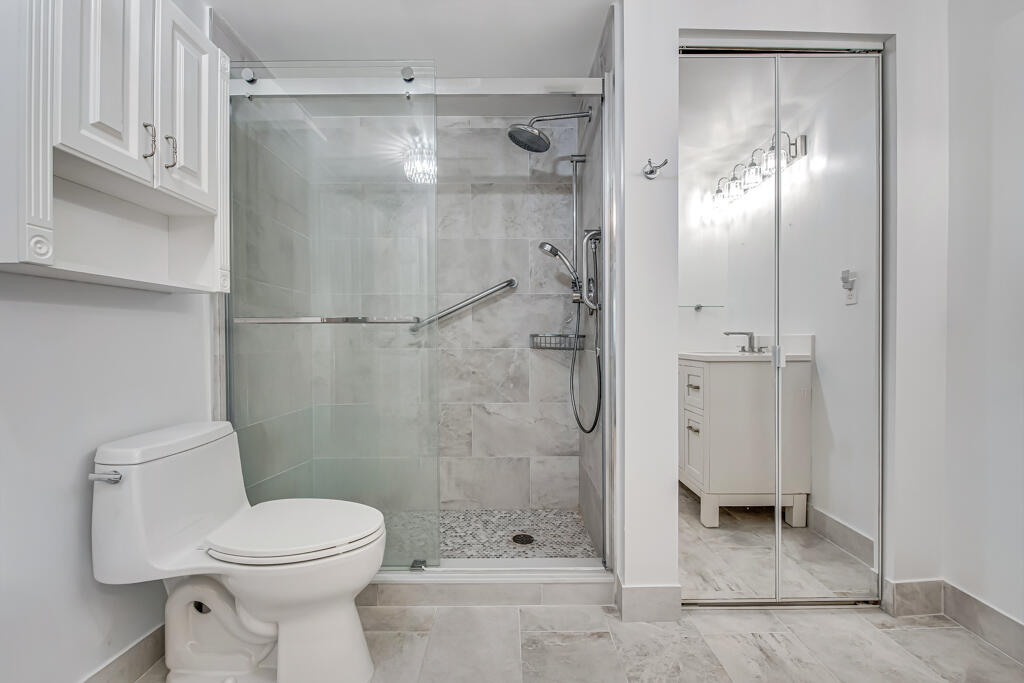 ST TROPEZ CONDO - Residential