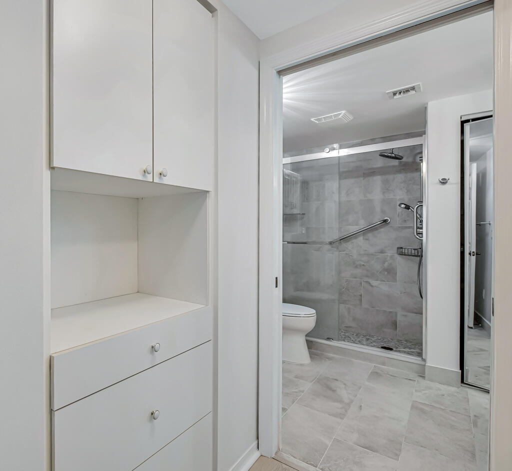 ST TROPEZ CONDO - Residential