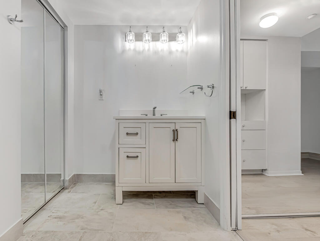 ST TROPEZ CONDO - Residential