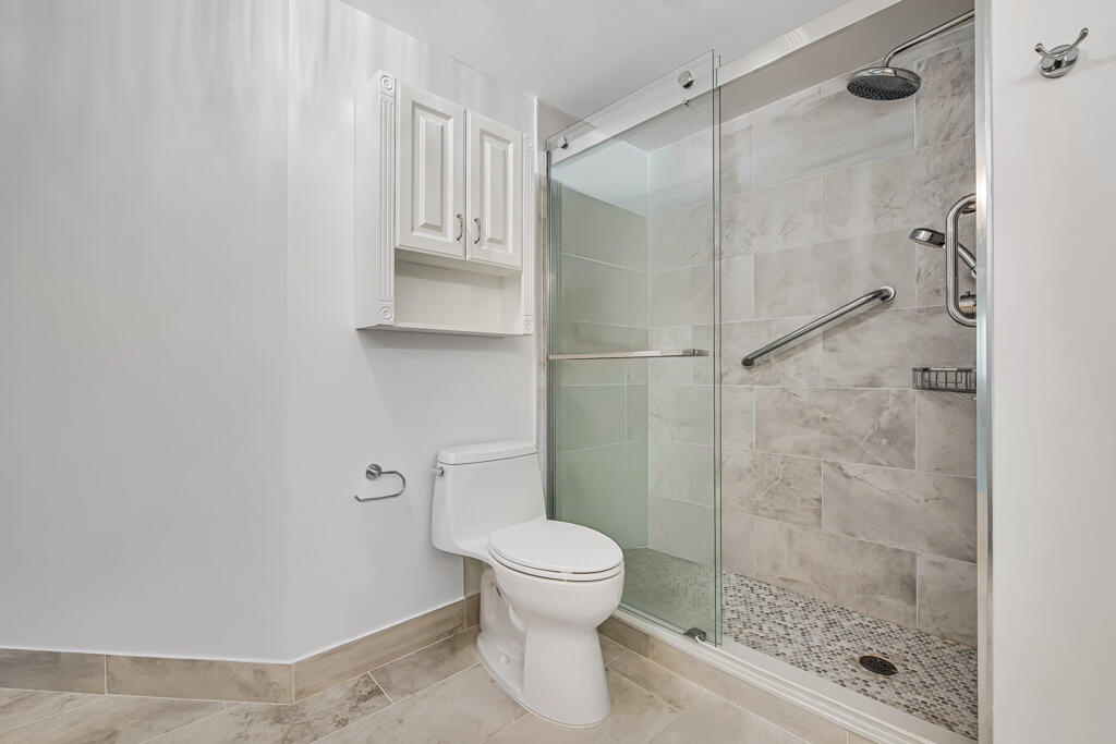 ST TROPEZ CONDO - Residential