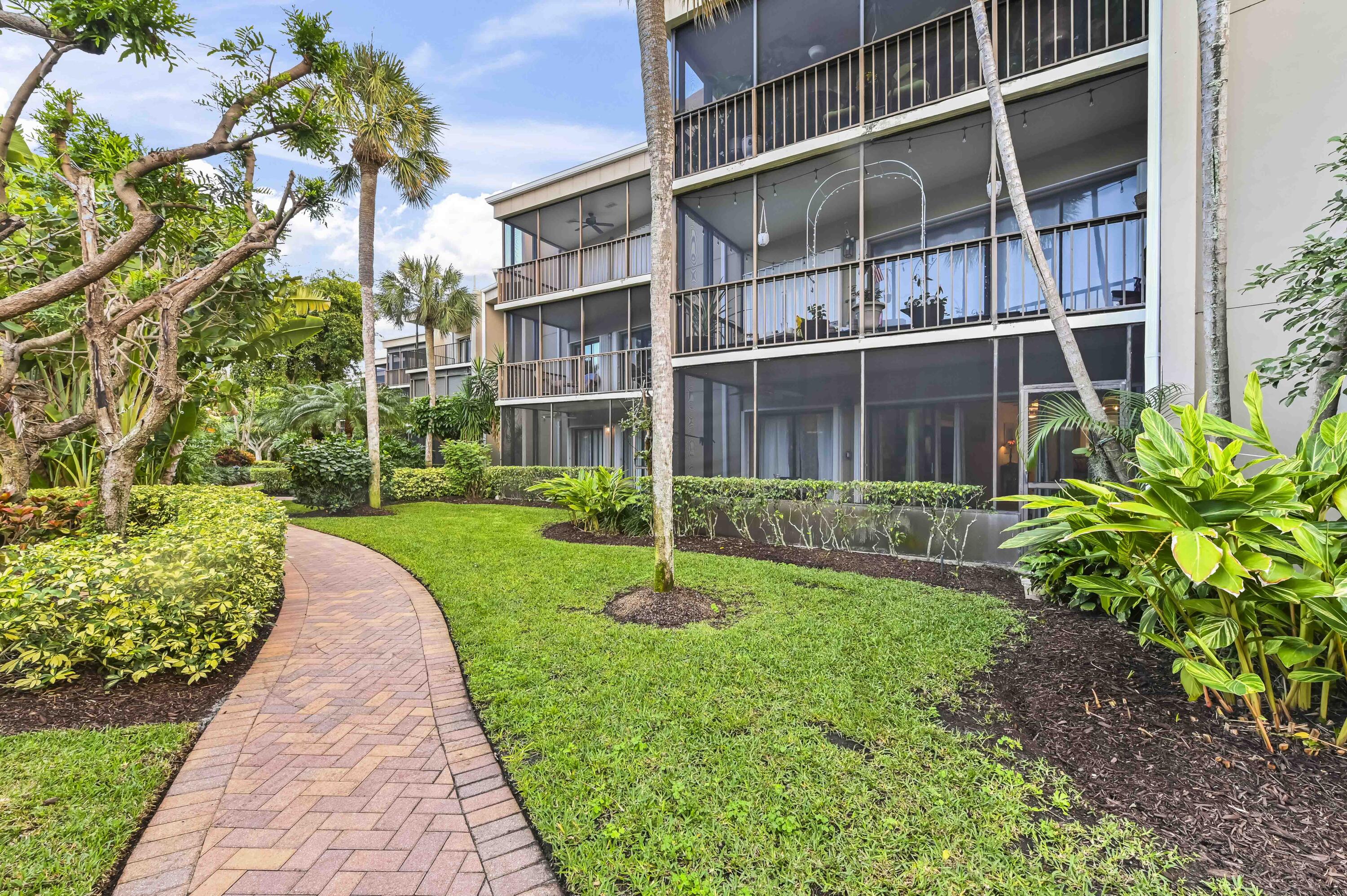 SOUTHGATE - Residential