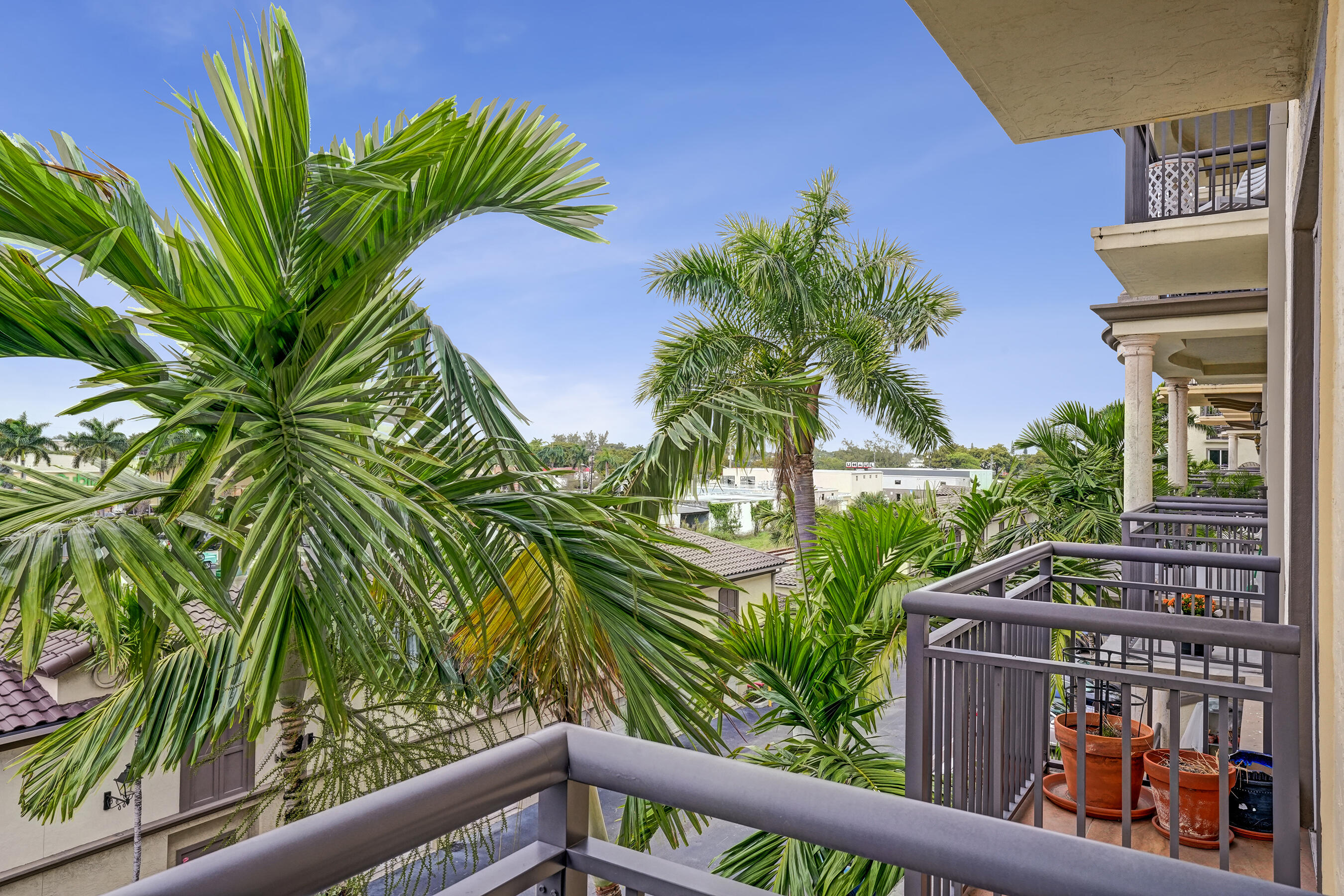 WILTON STATION RES CONDO - Residential