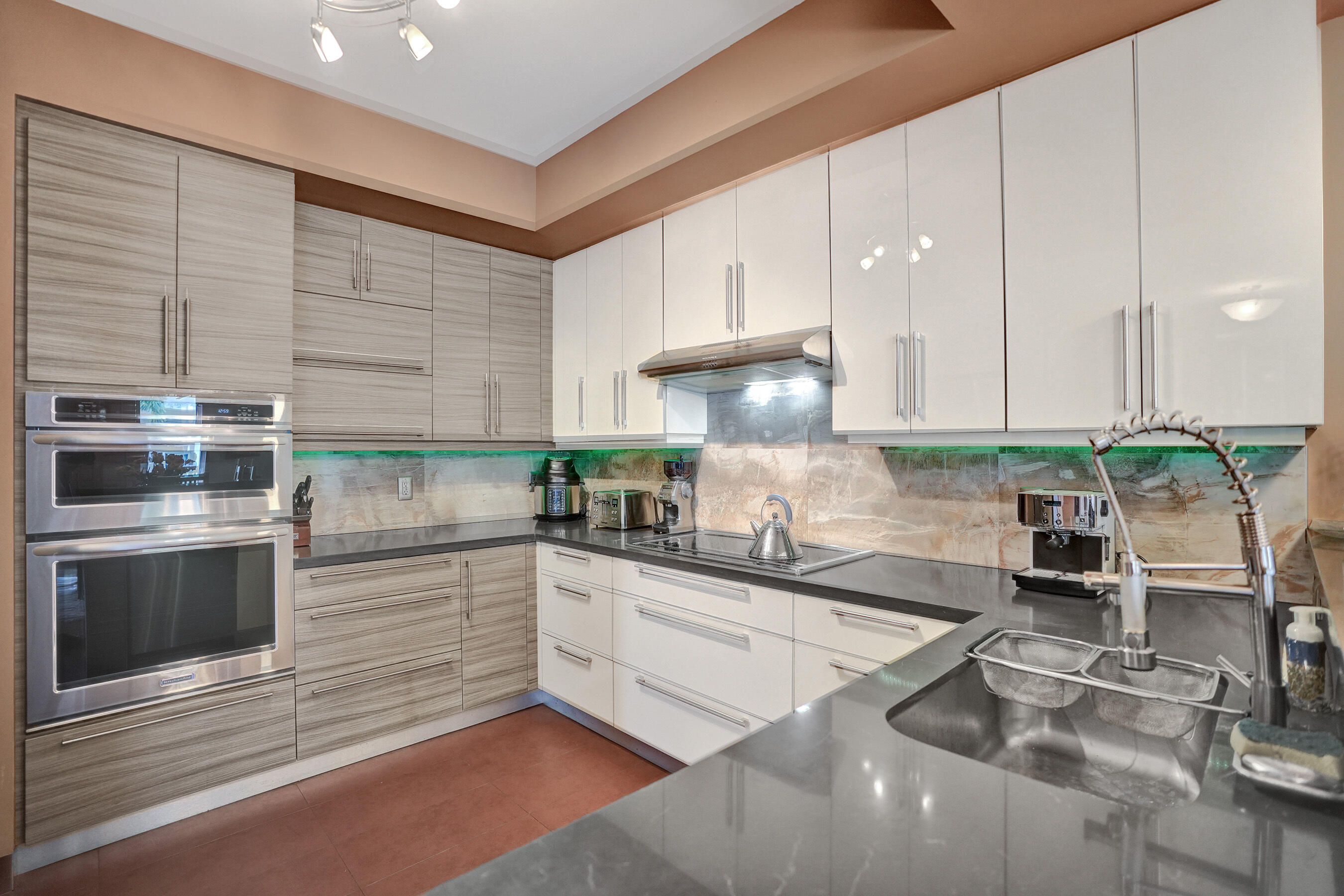 WILTON STATION RES CONDO - Residential