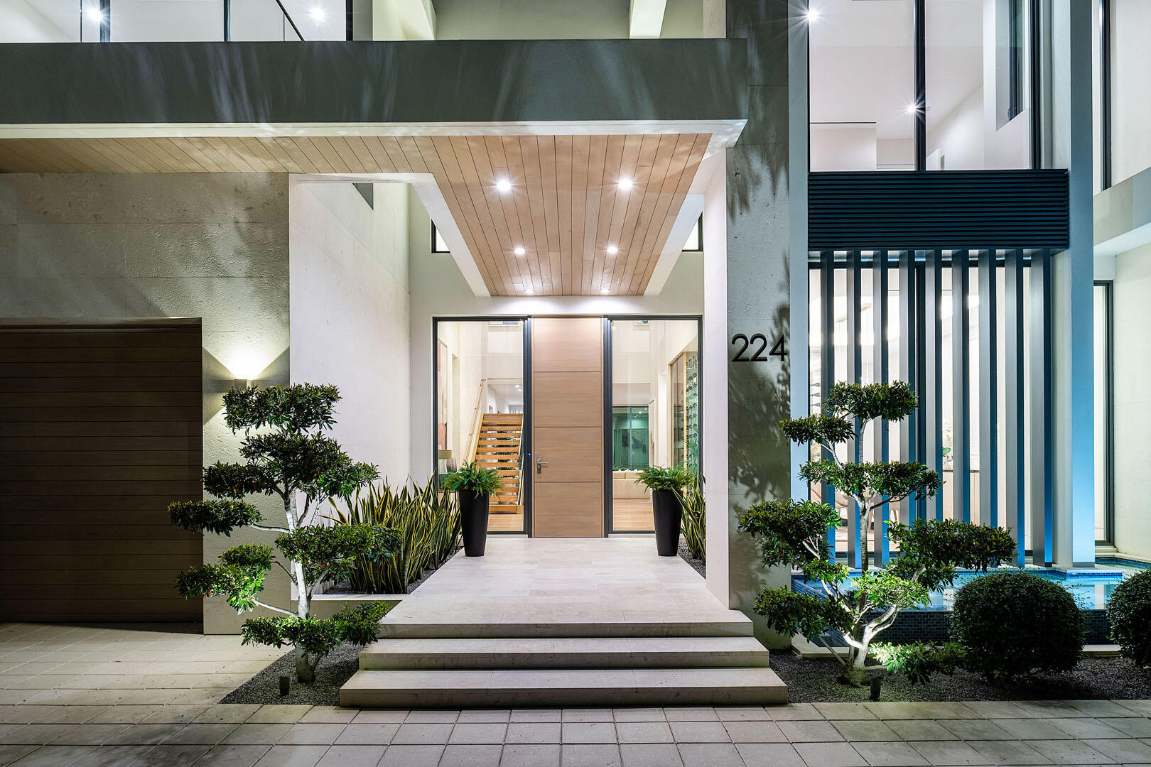 ROYAL PALM YACHT & COUNTRY CLUB - Residential